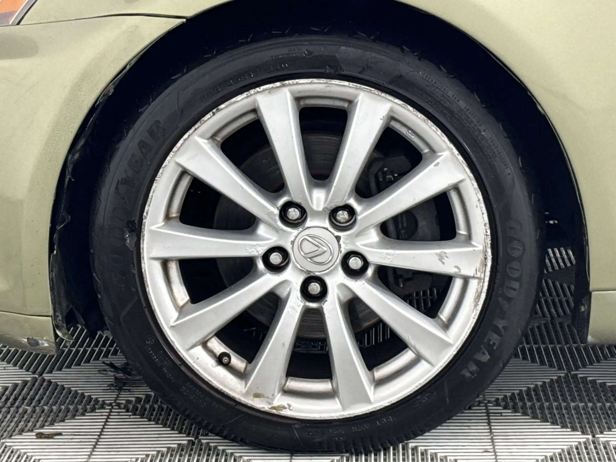 Lexus IS