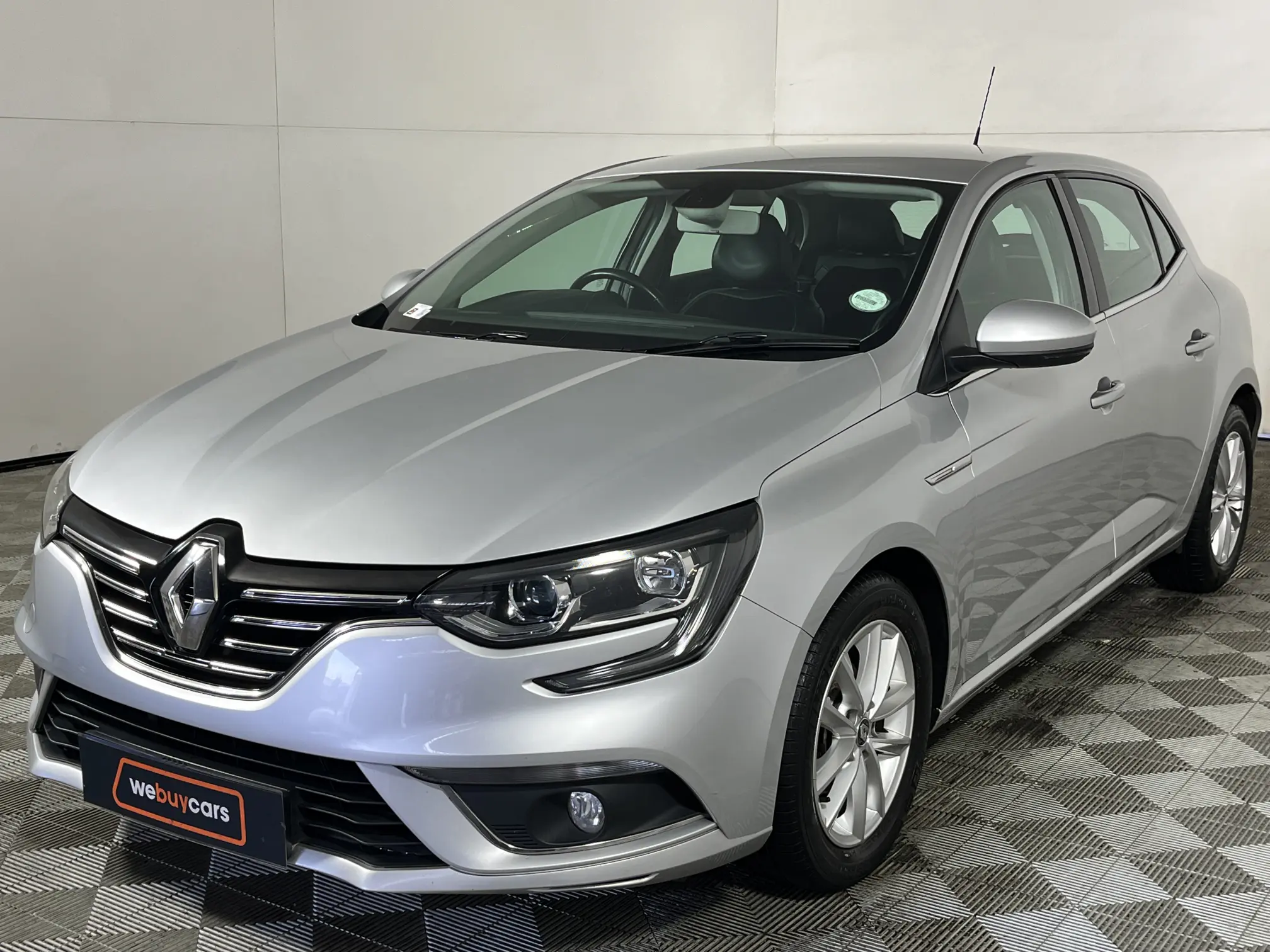2020 Renault Megane IV 1.6 Dynamique 5-Door