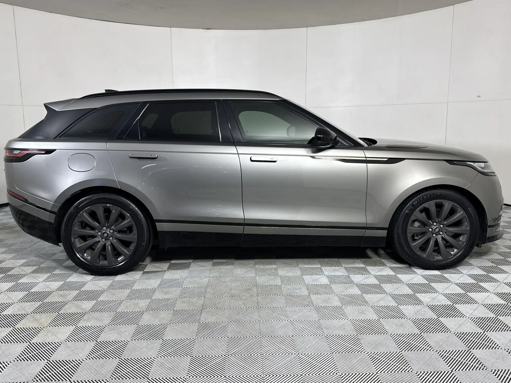 Land Rover Velar