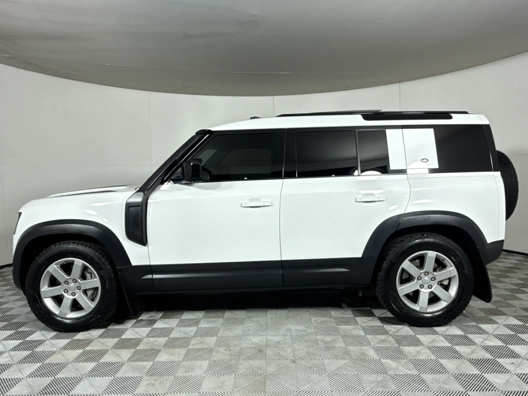 Land Rover Defender 110