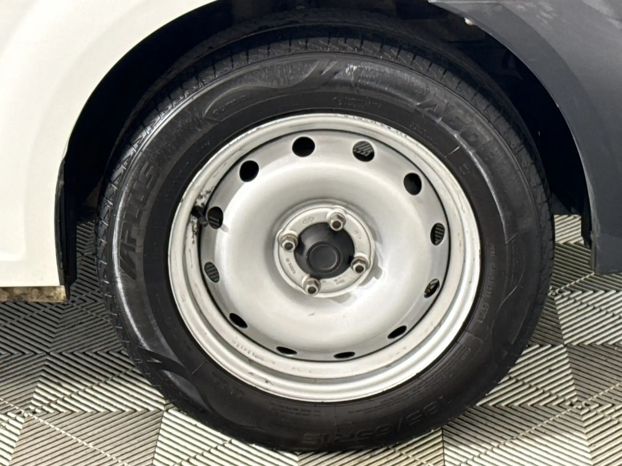 Nissan NP200
