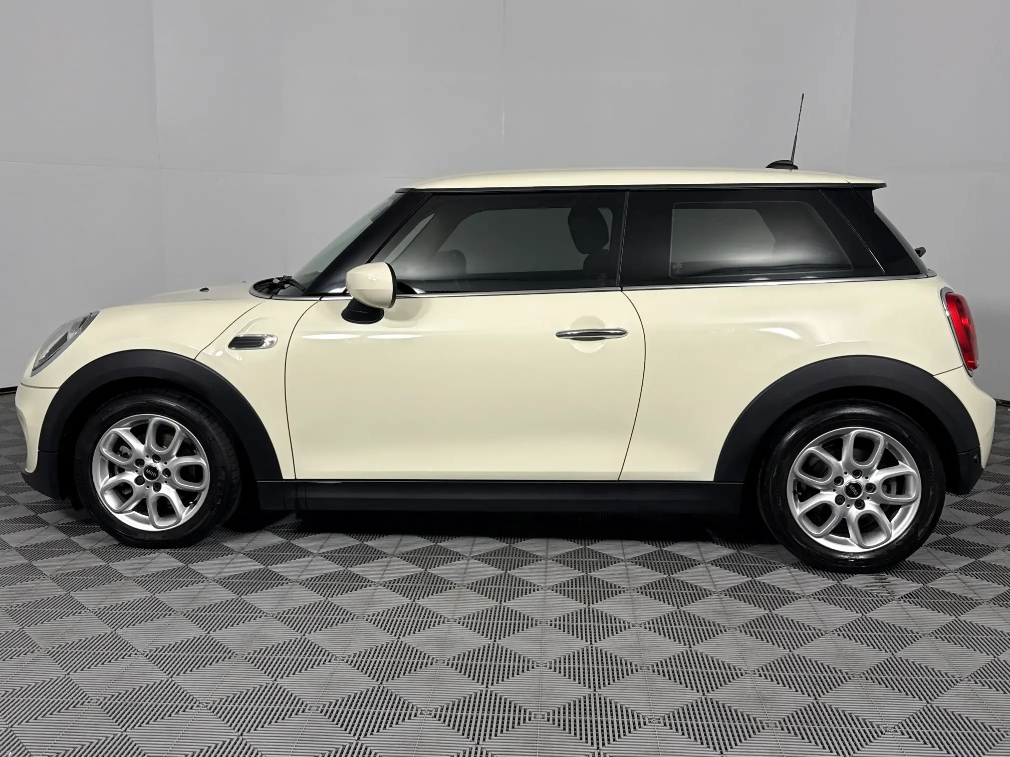 Mini Mini ONE