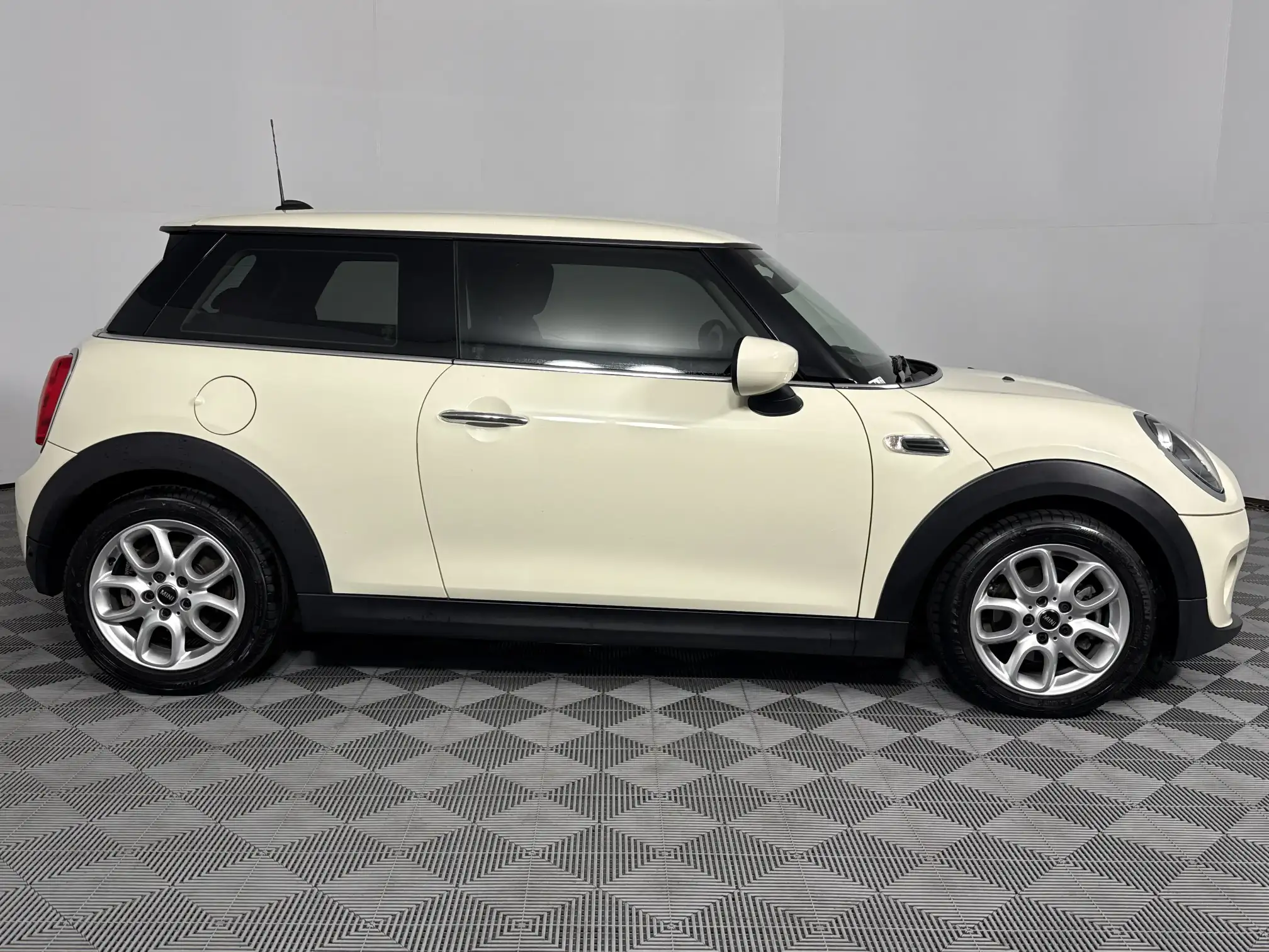 Mini Mini ONE