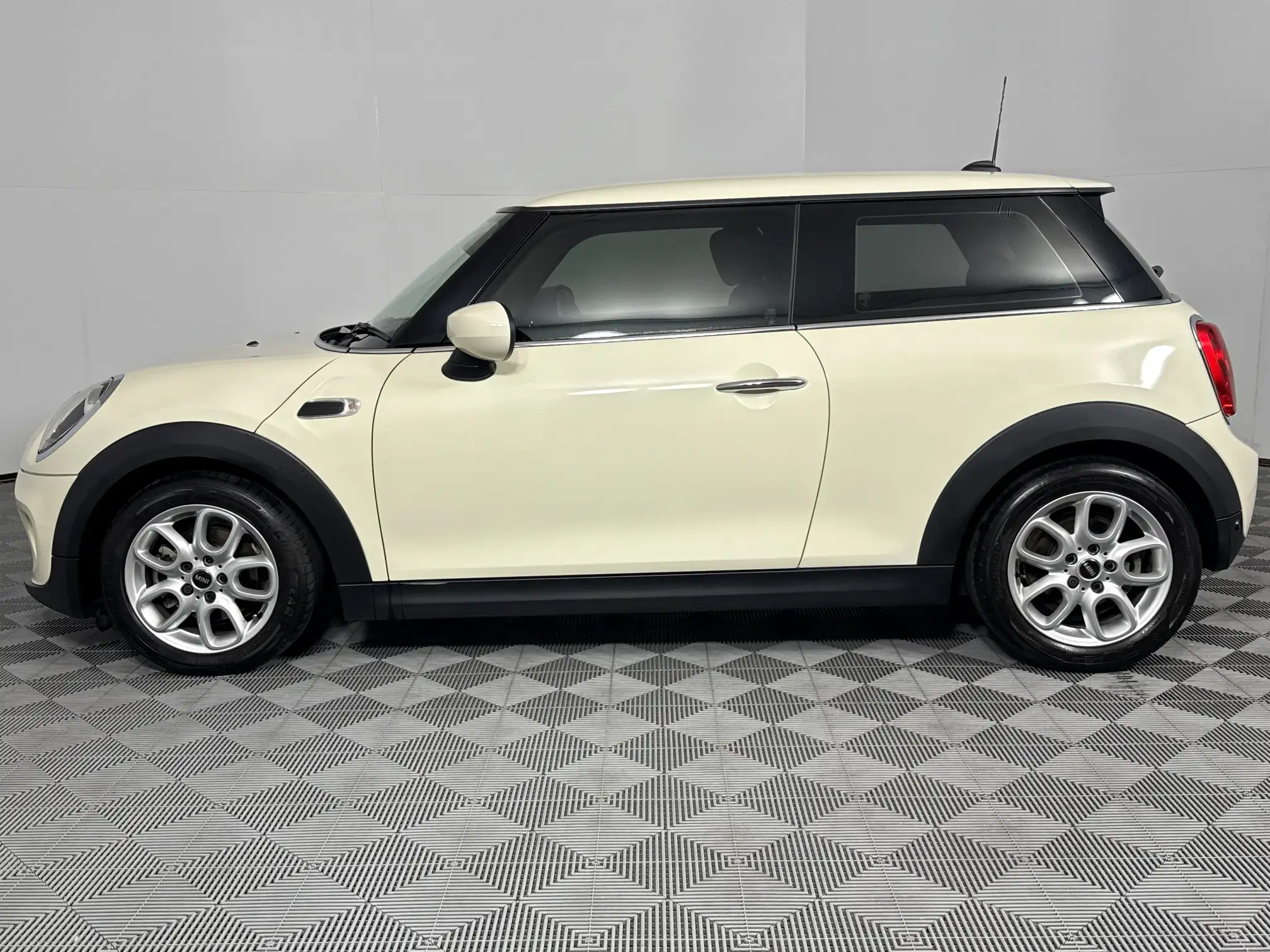 Mini Mini ONE