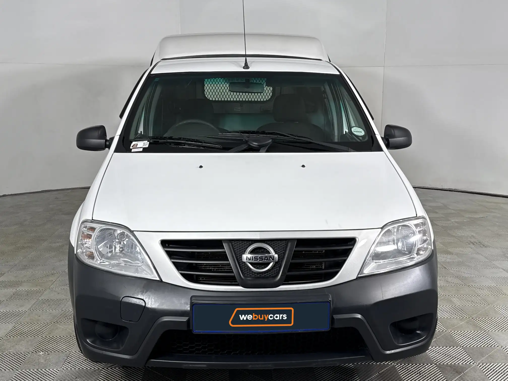 Nissan NP200