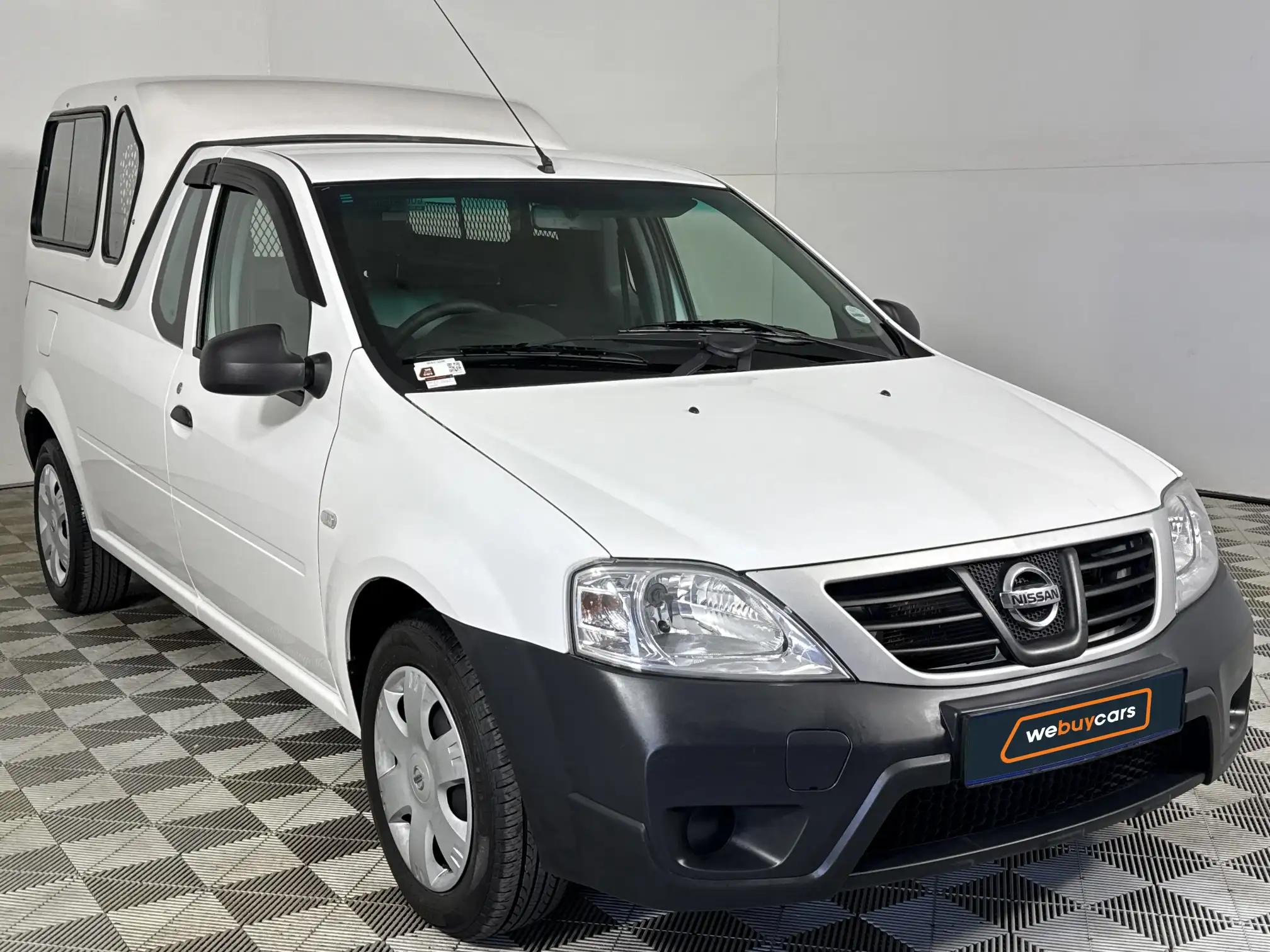 Nissan NP200
