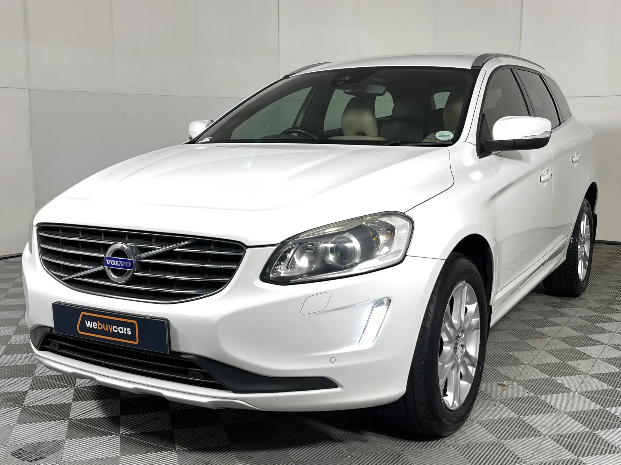 2016 Volvo Xc60 T5 Excel/momentum Geartronic(drive-E)