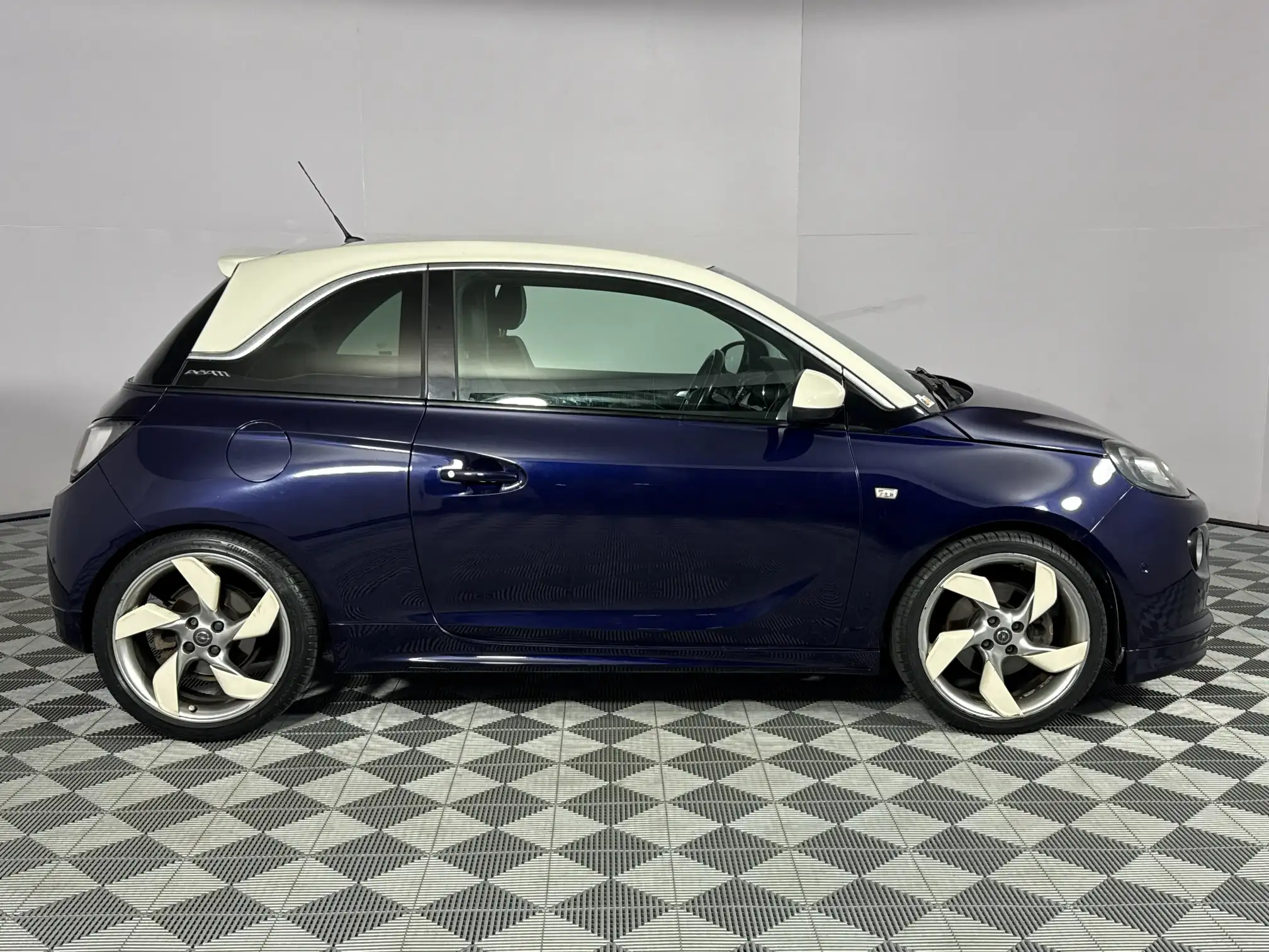 Opel Adam