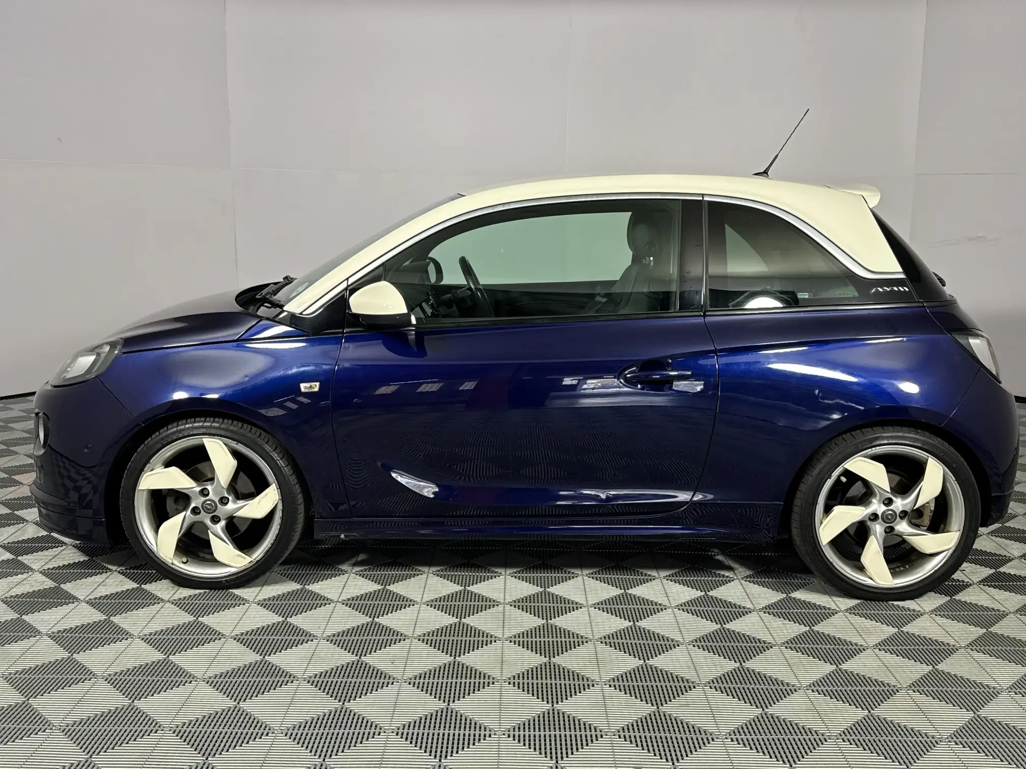 Opel Adam