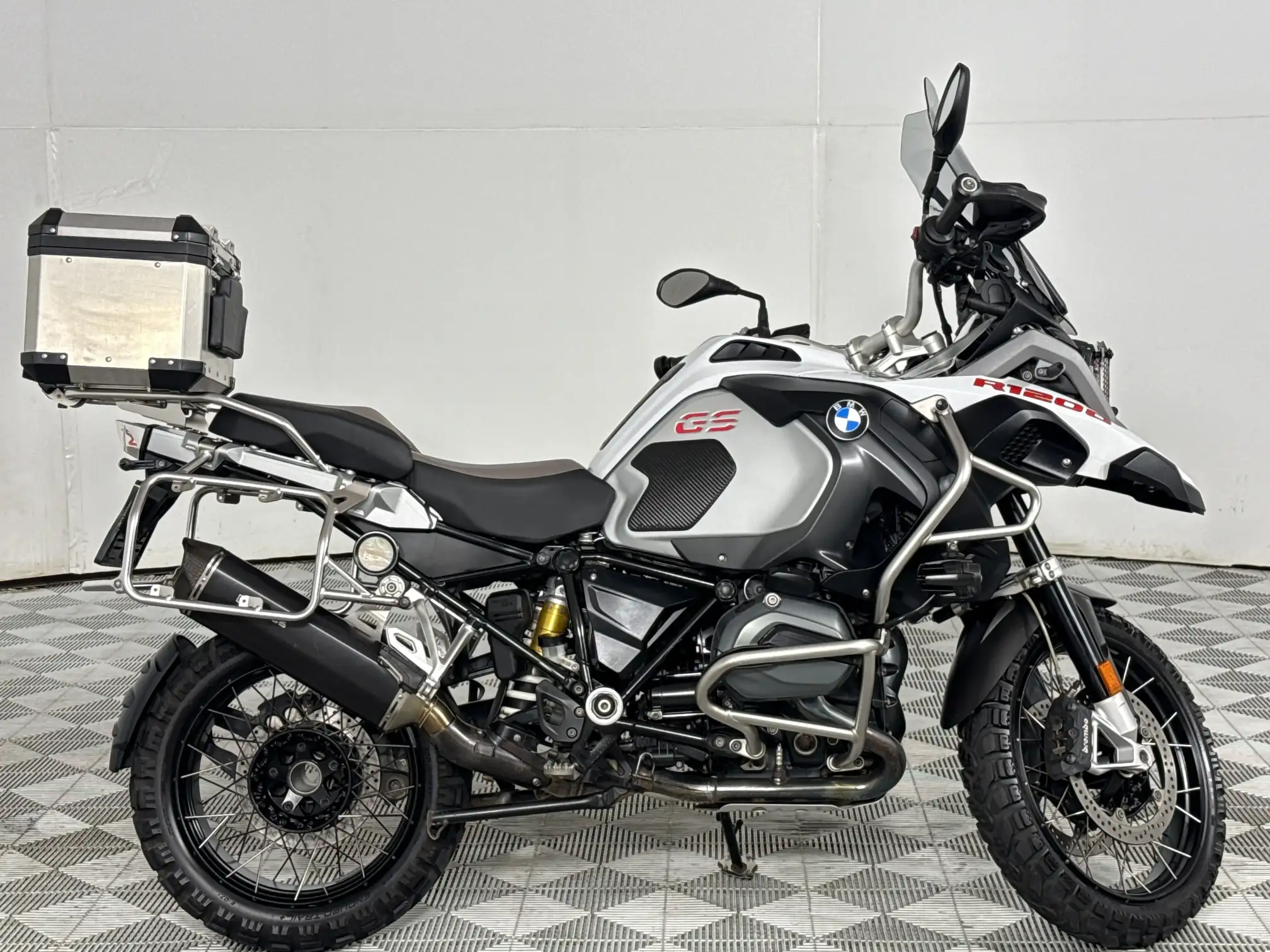 2017 BMW R Series