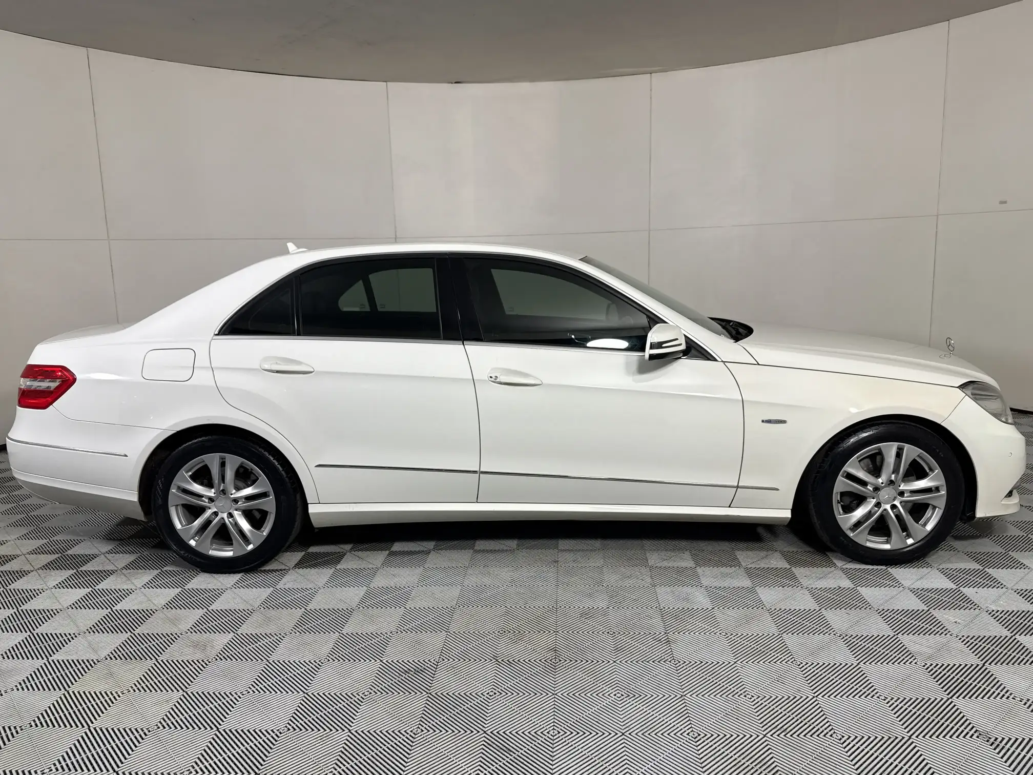 Mercedes-Benz E Class Sedan