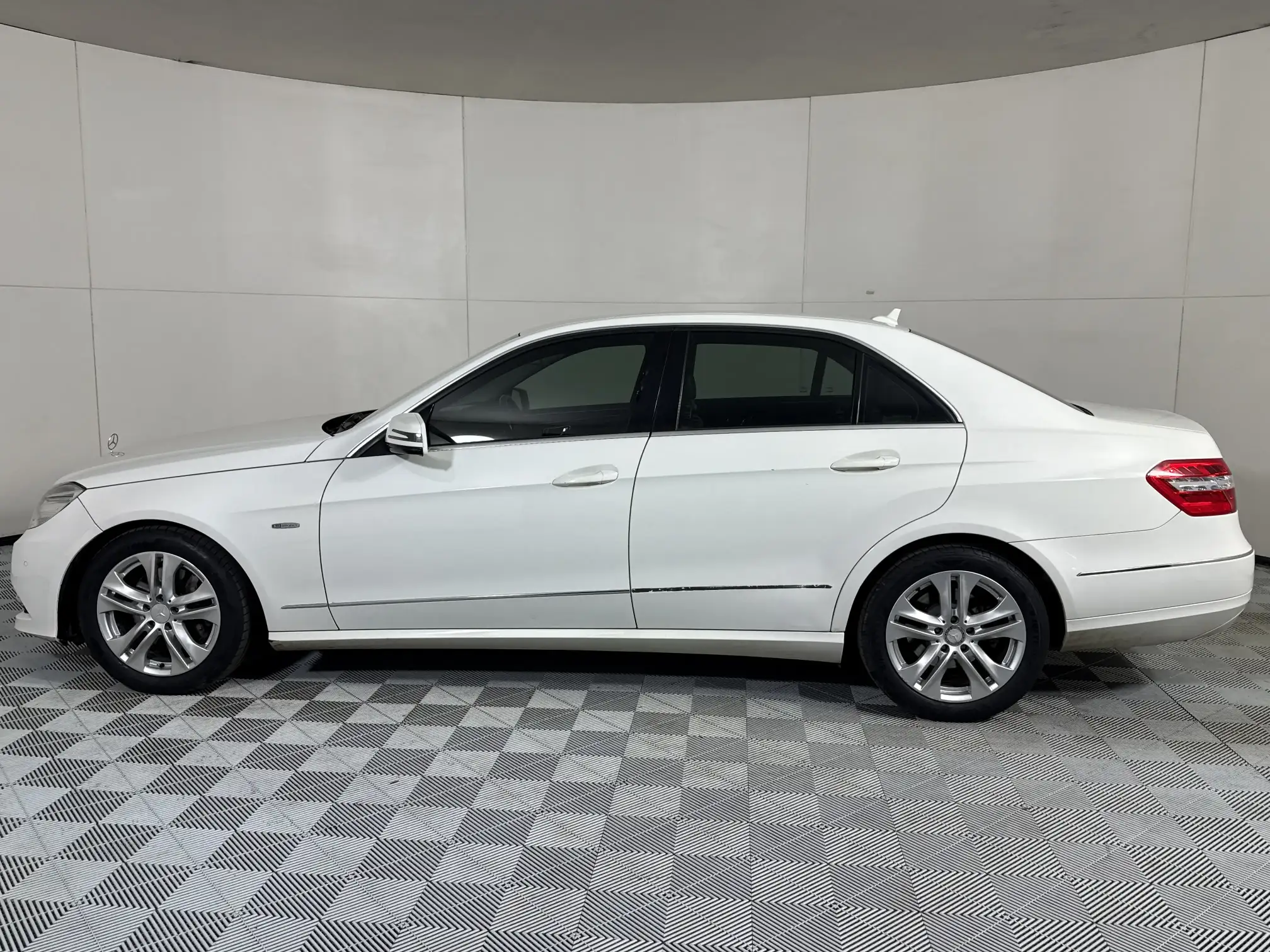 Mercedes-Benz E Class Sedan