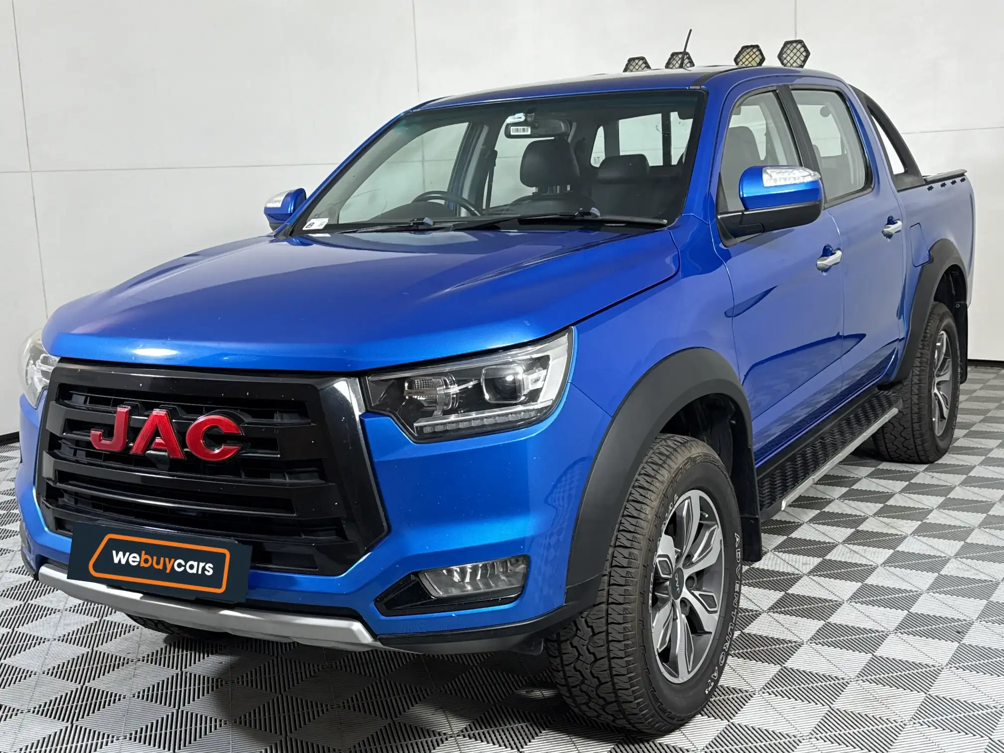 JAC T8