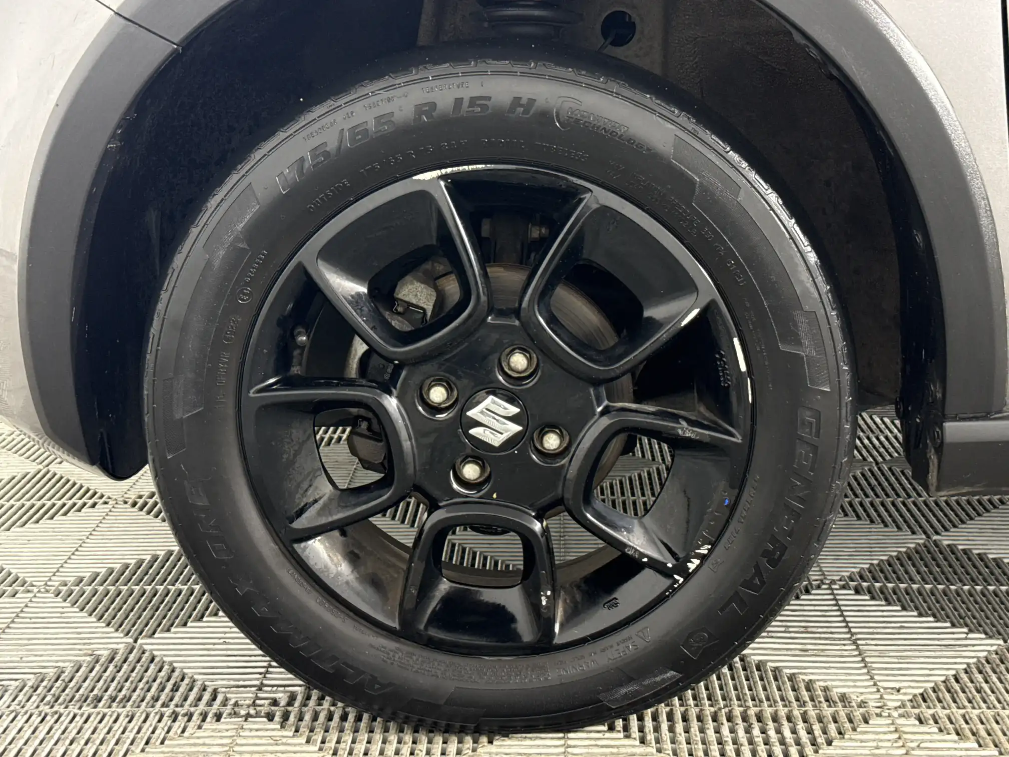 Suzuki Ignis