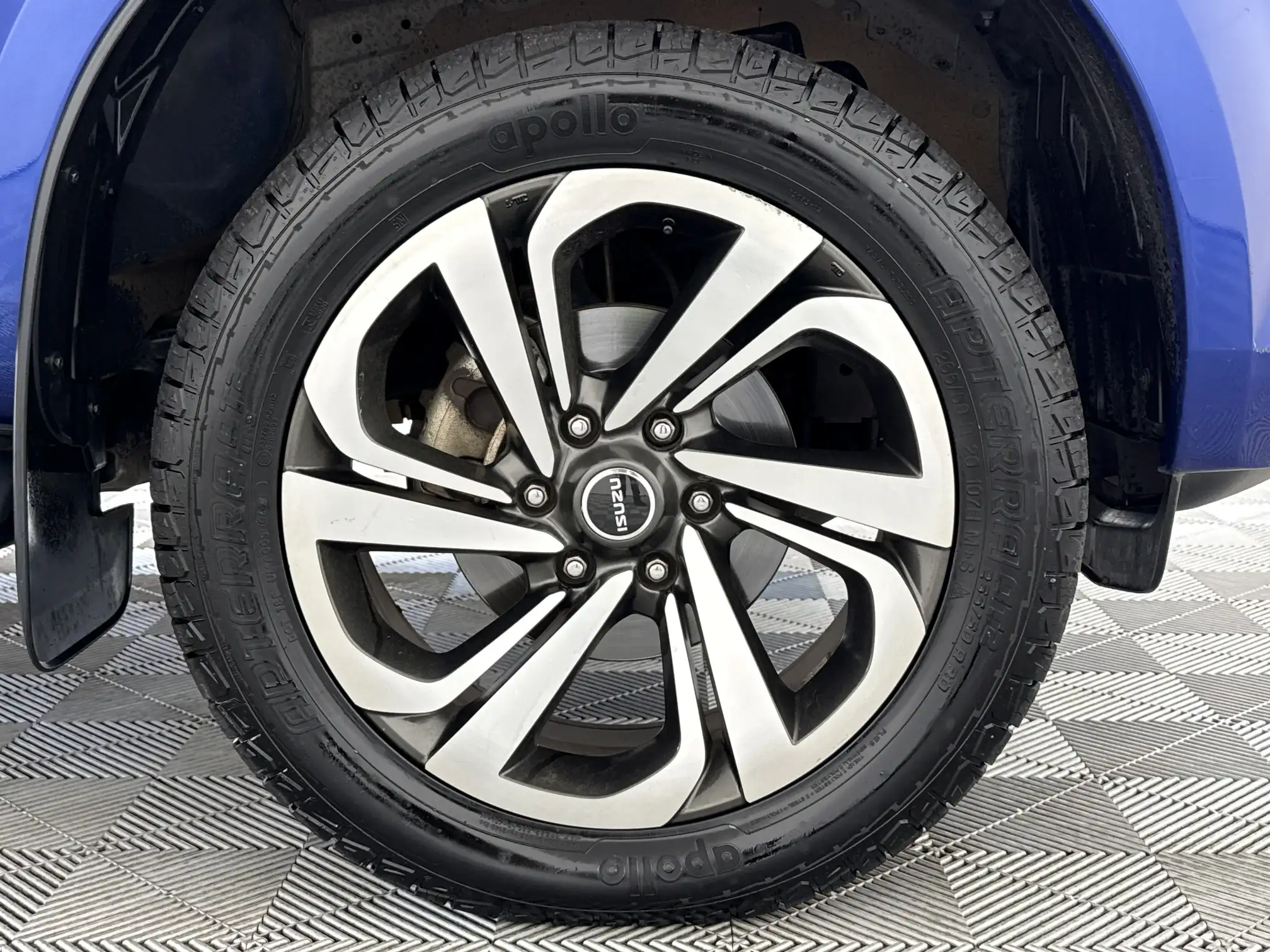 Isuzu MU-X