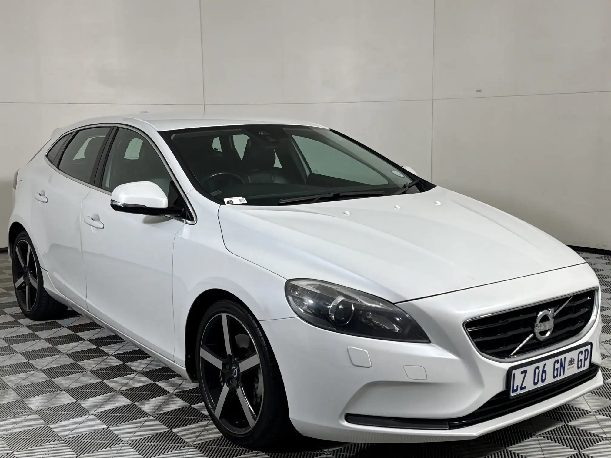 Volvo V40