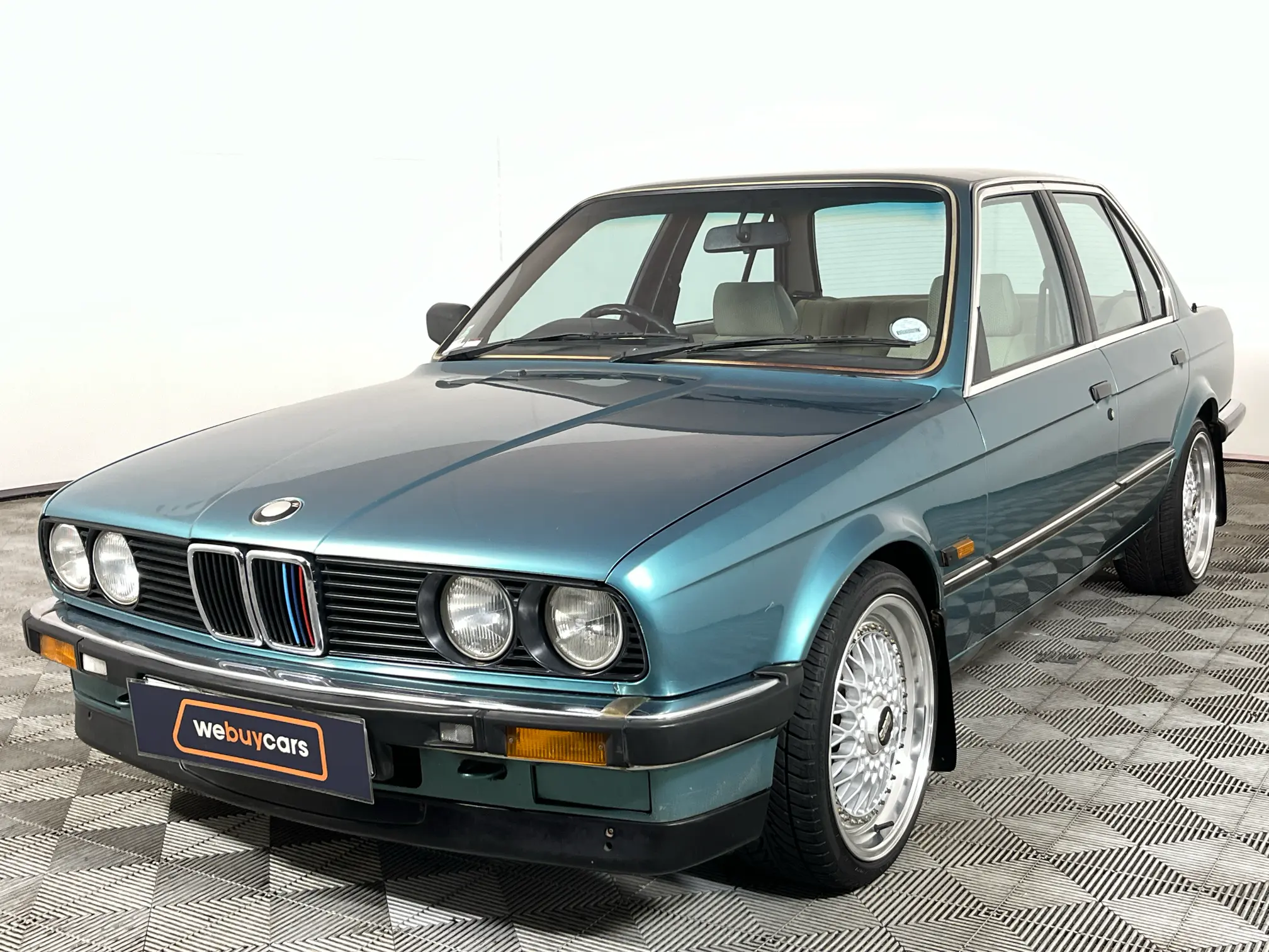 1987 BMW 3 Series 318i 4D (E30)