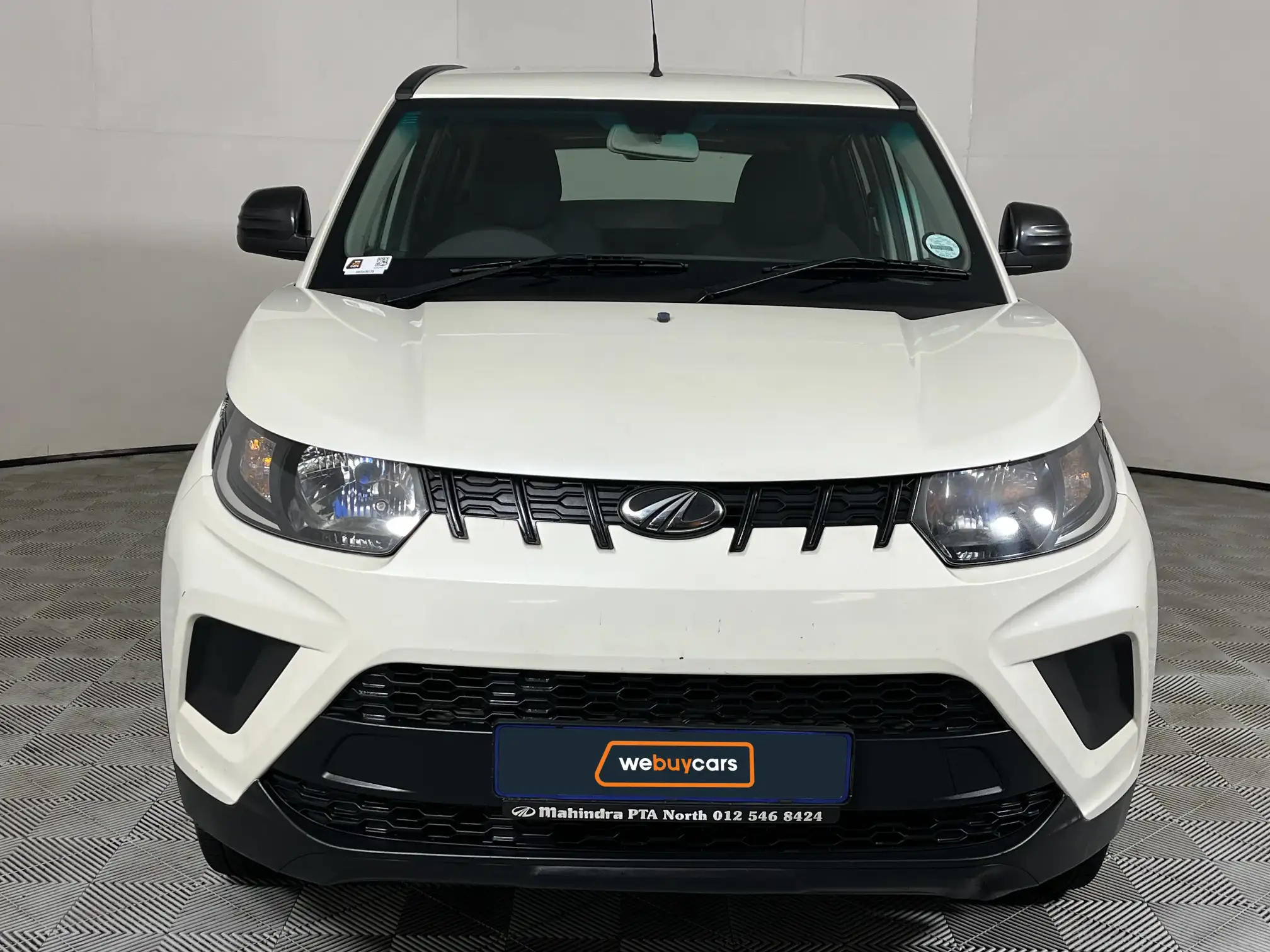 Mahindra KUV 100