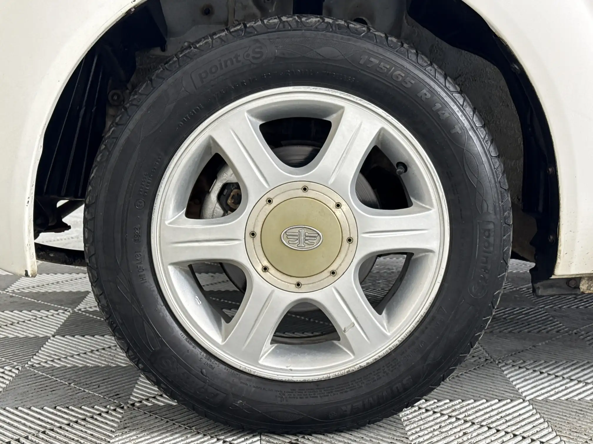 FAW V2