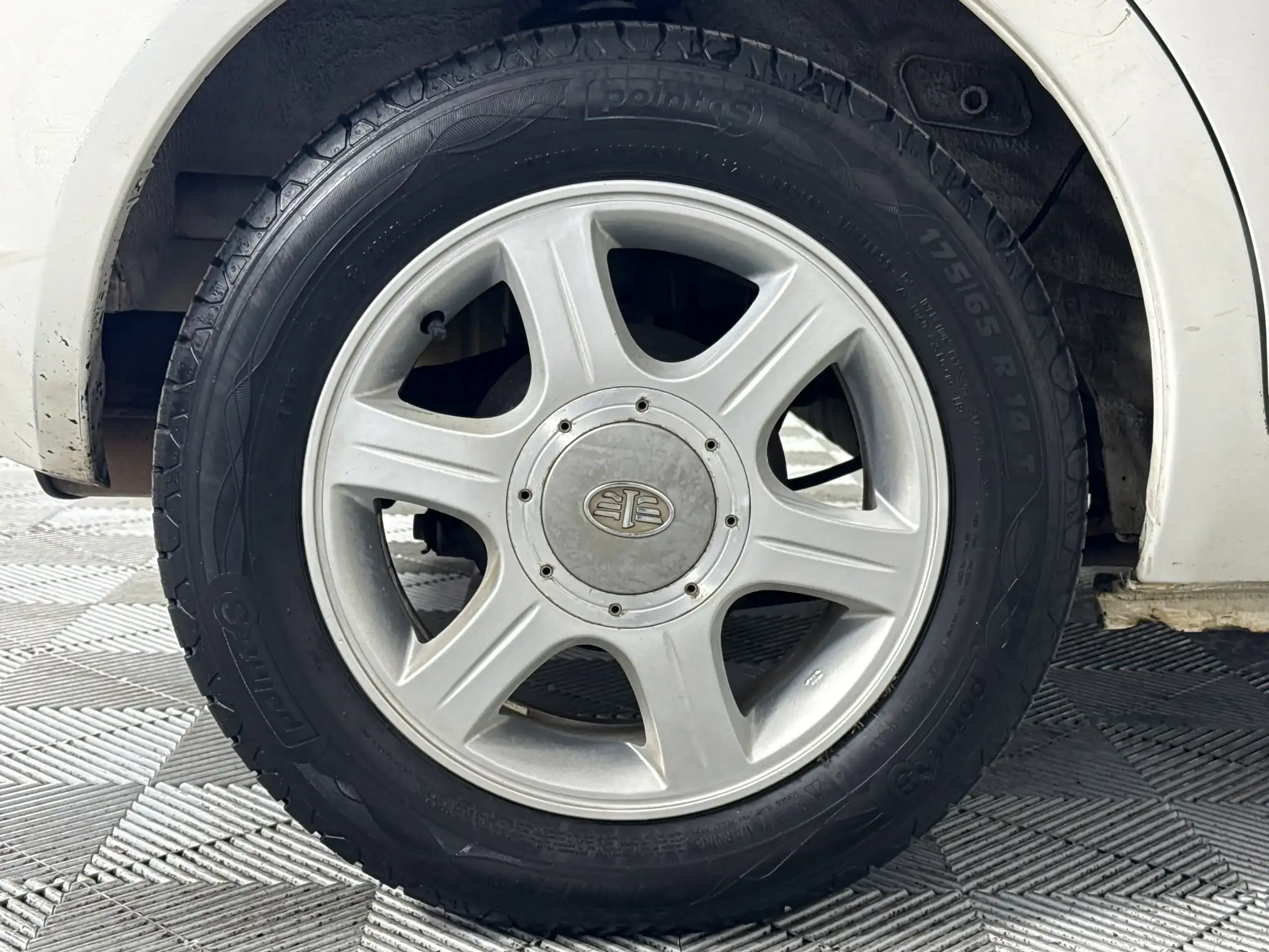 FAW V2