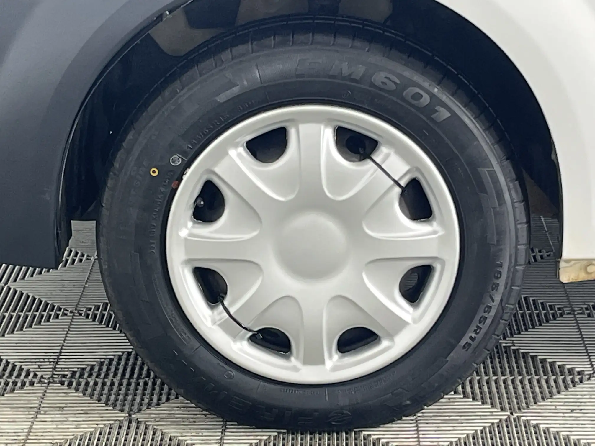 Nissan NP200