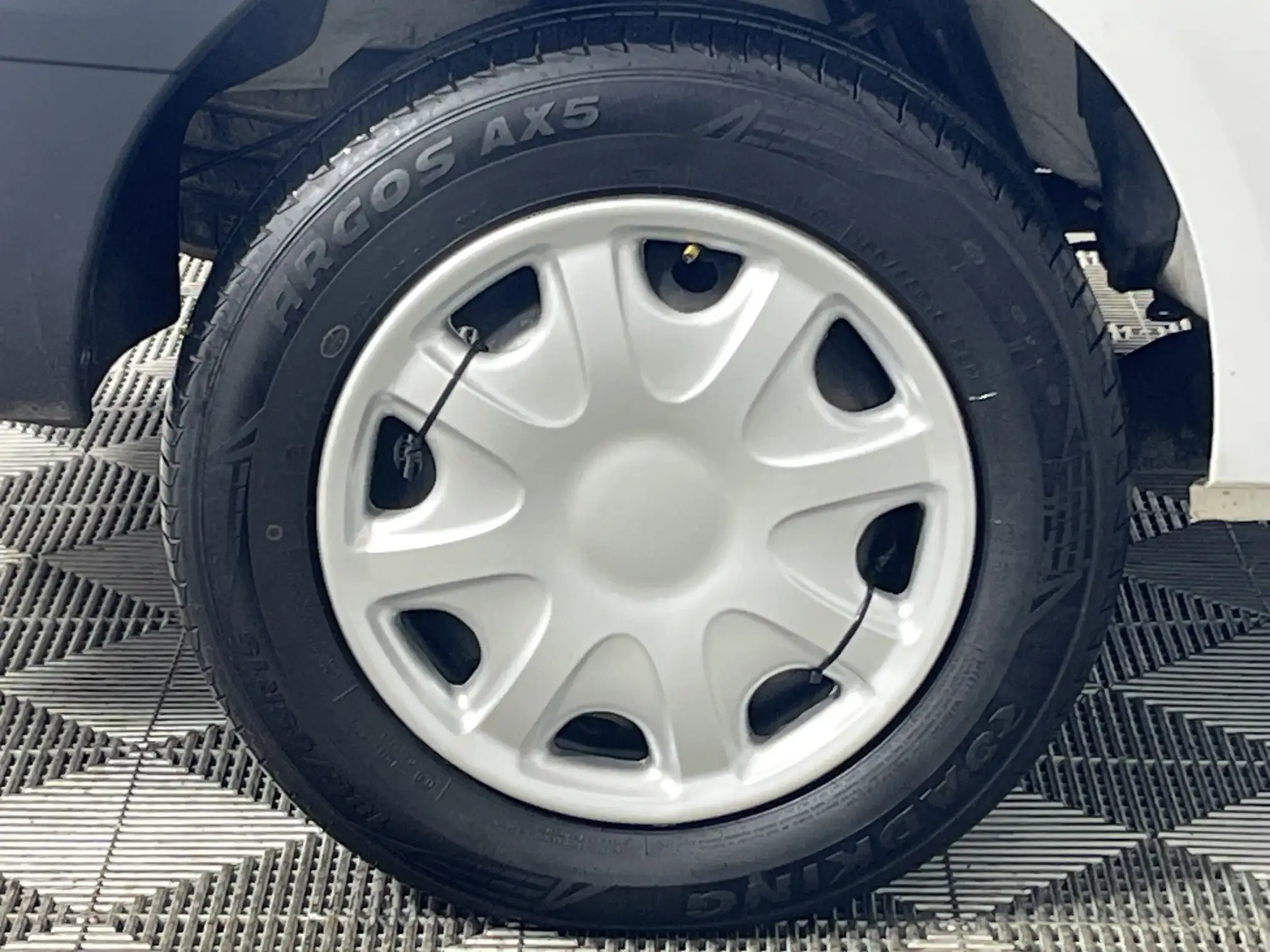Nissan NP200