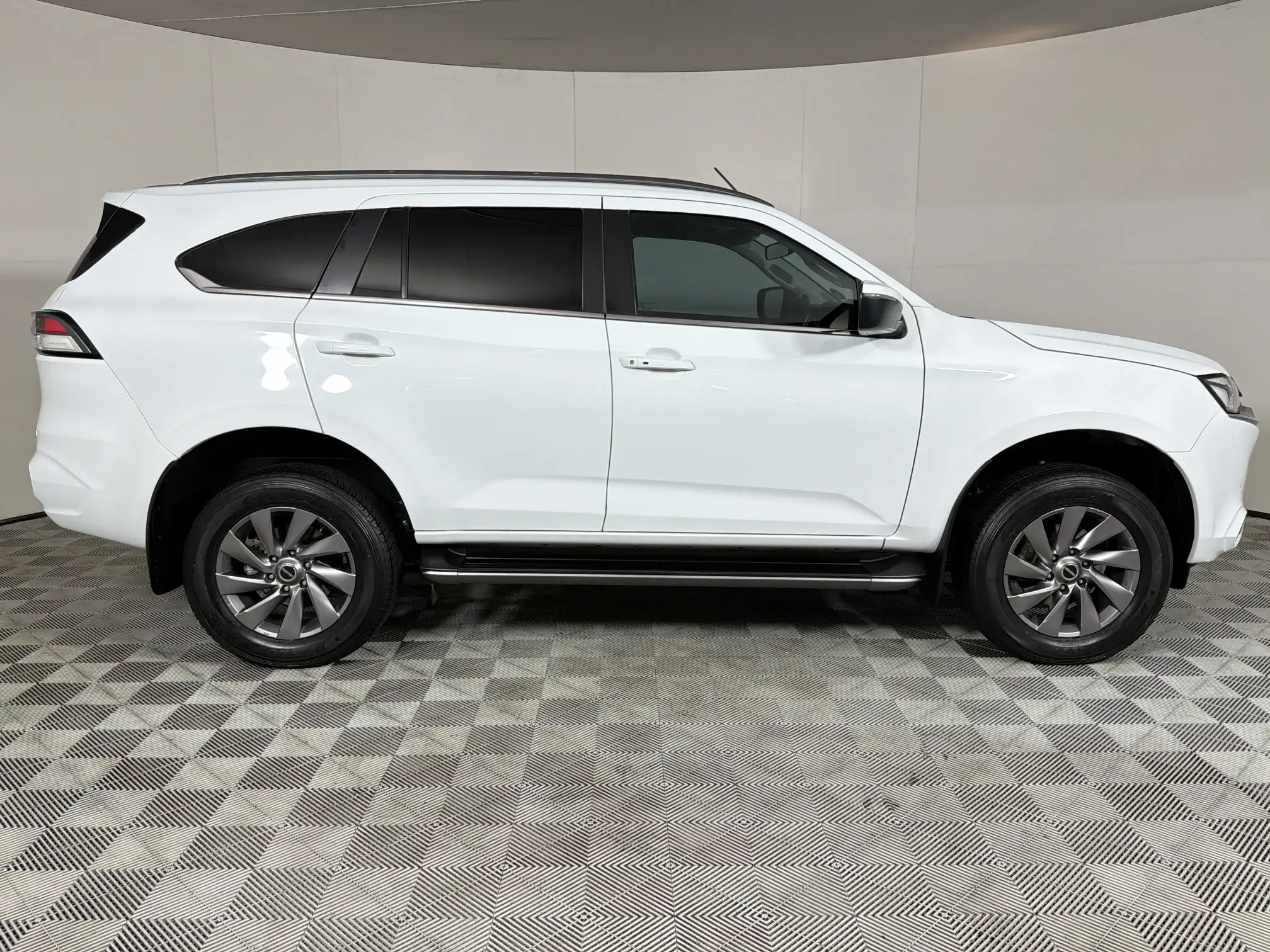 Isuzu MU-X