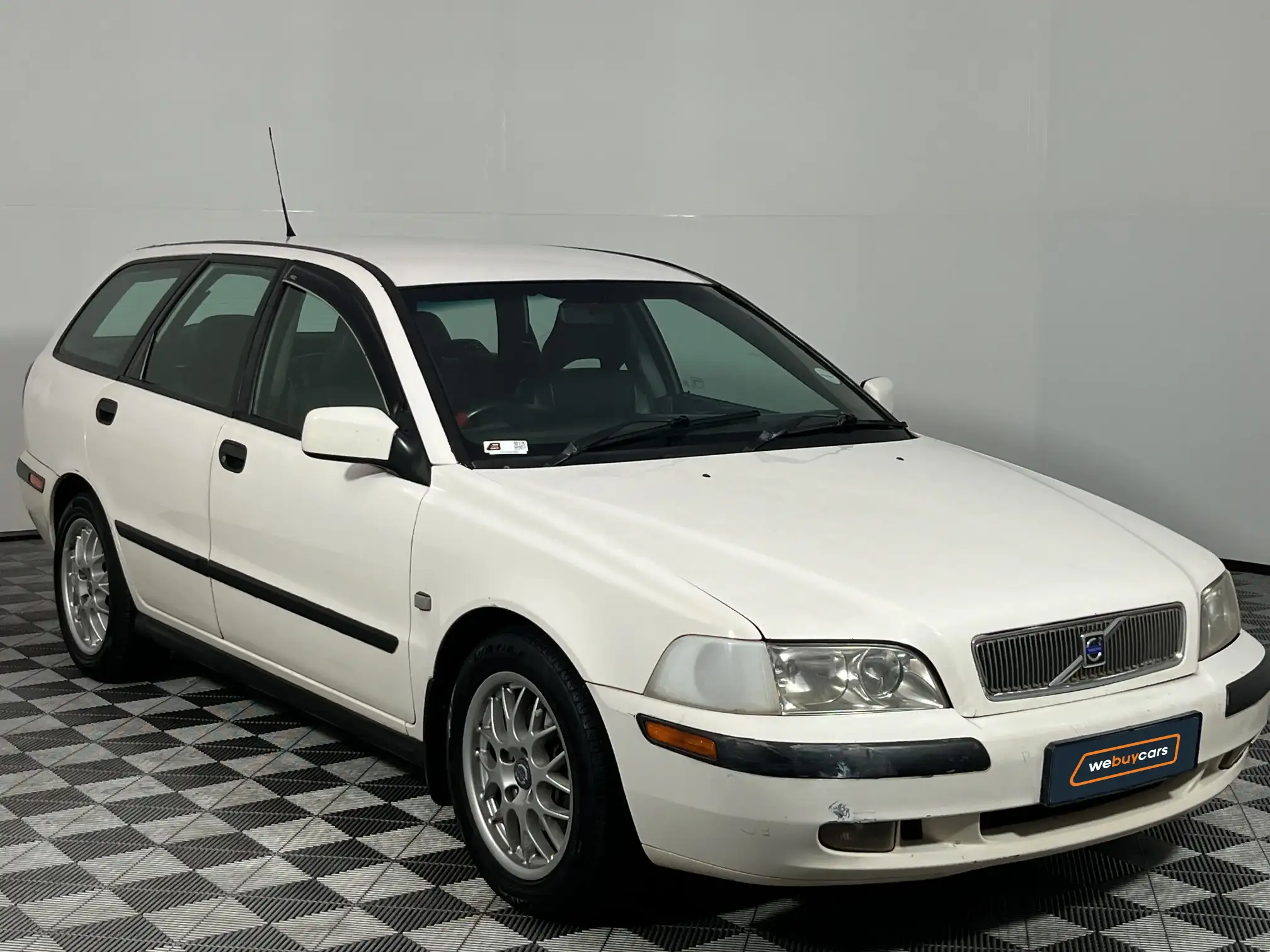 Volvo V40