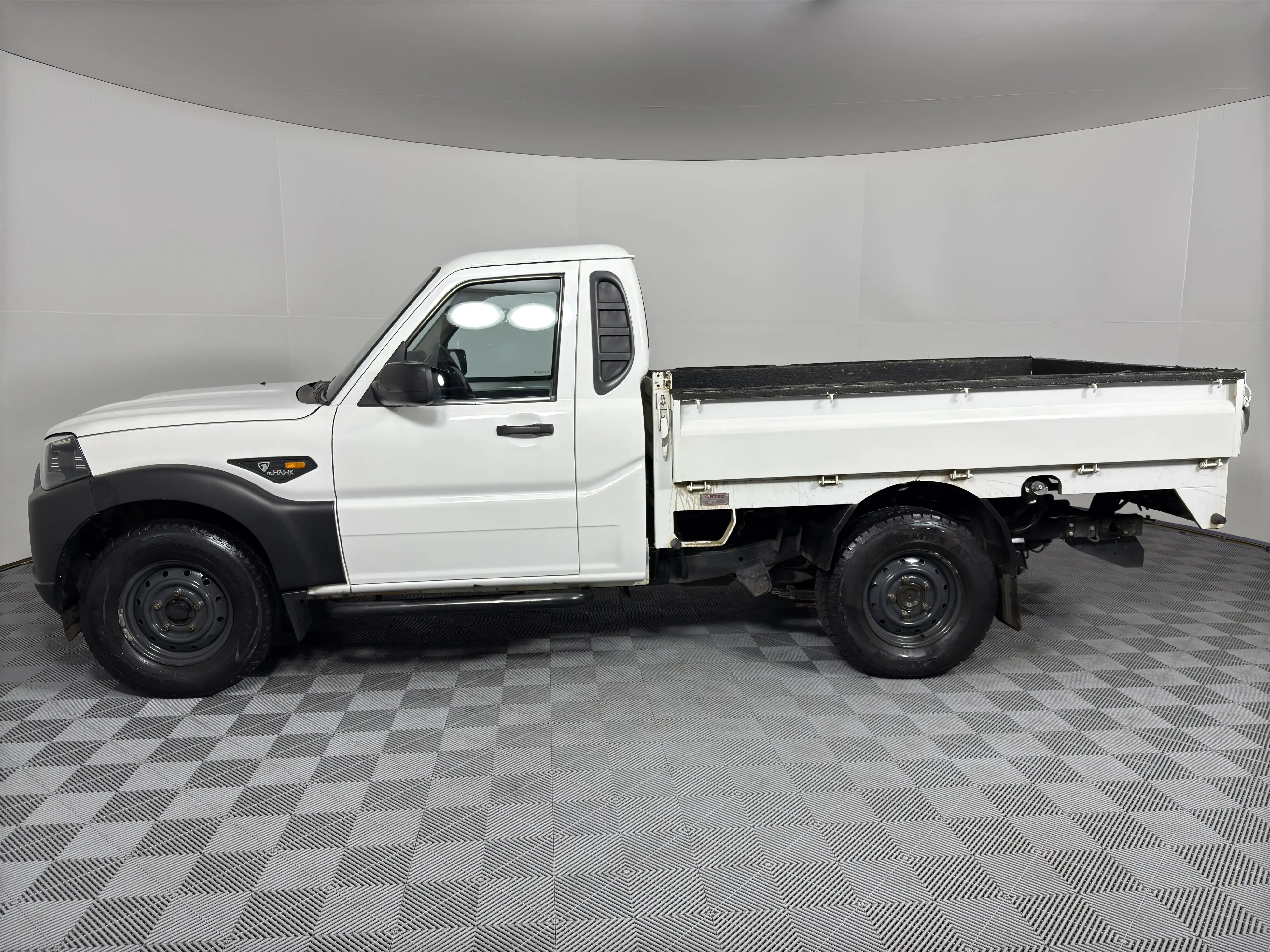 Mahindra PIK UP