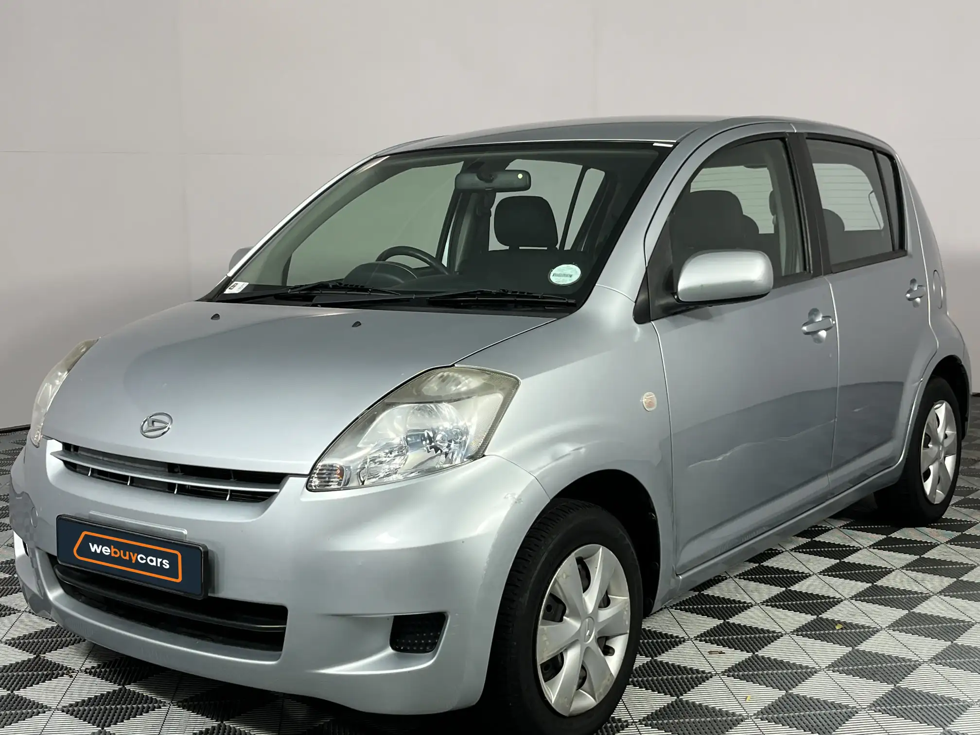 2010 Daihatsu Sirion