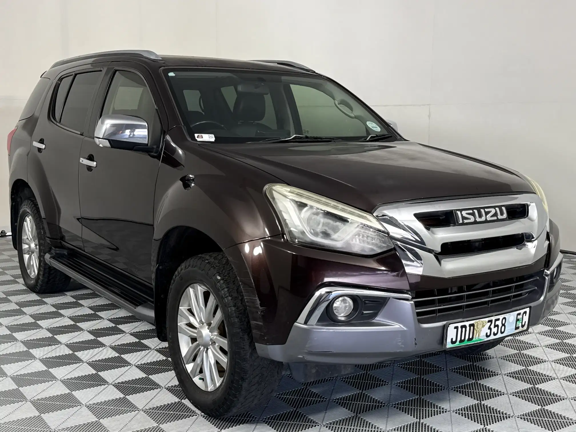 Isuzu MU-X