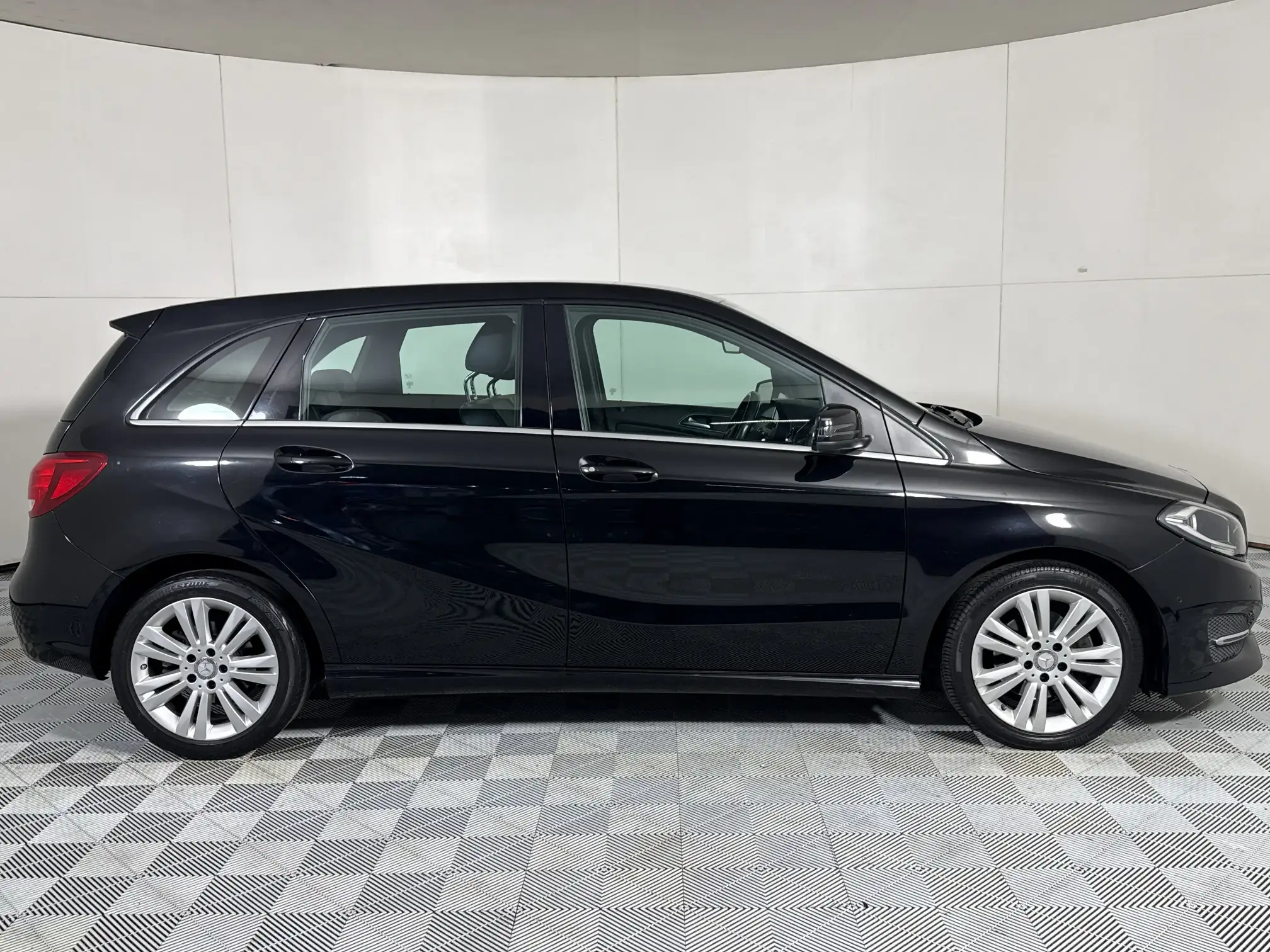 Mercedes-Benz B Class