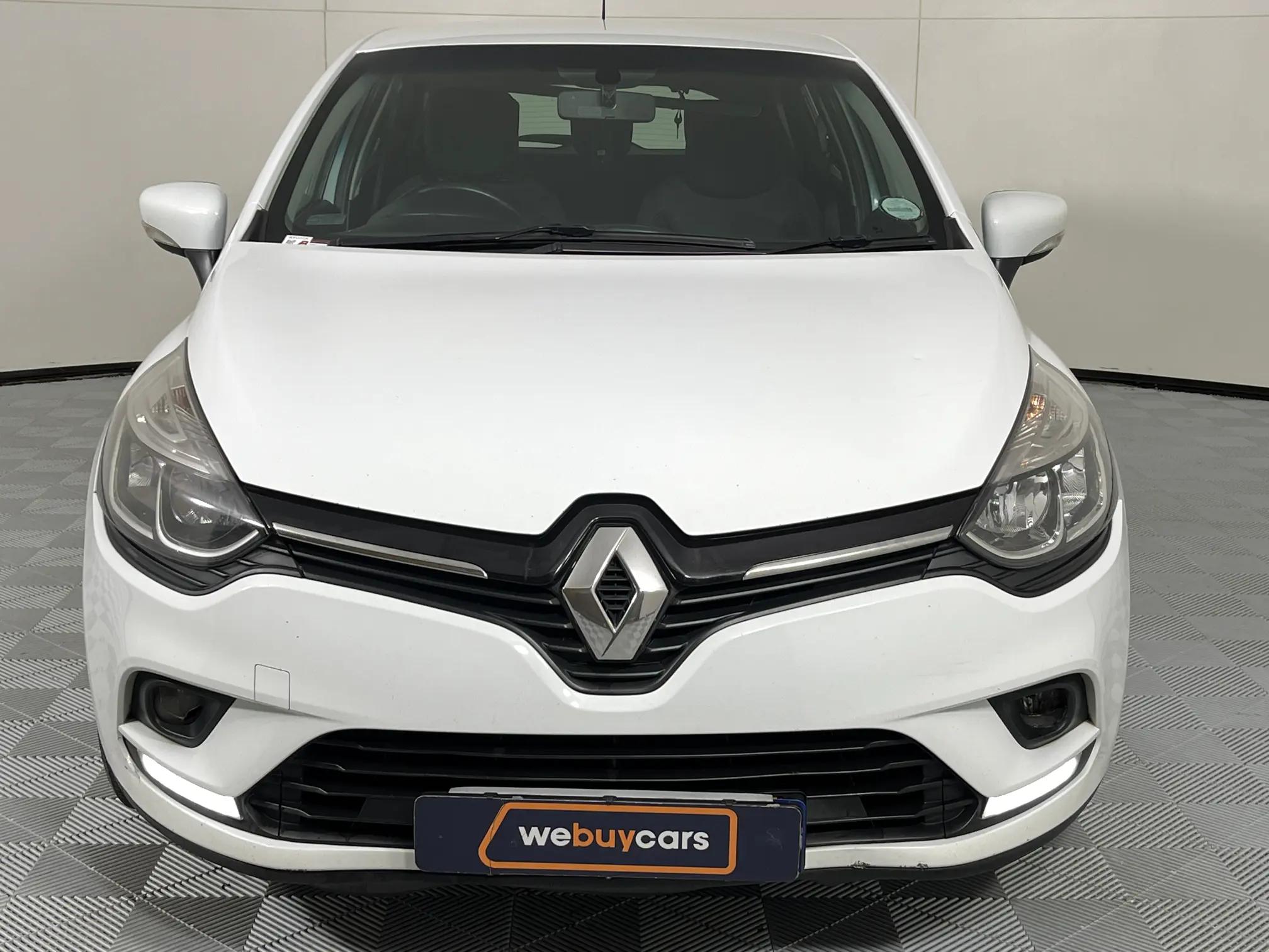 DGA 20.040 Deflettori D'Aria Per Renault Clio IV (2013+), 5 Porte – Fumè, In Acrilico Con Protezione UV, Montaggio Ad Inserto