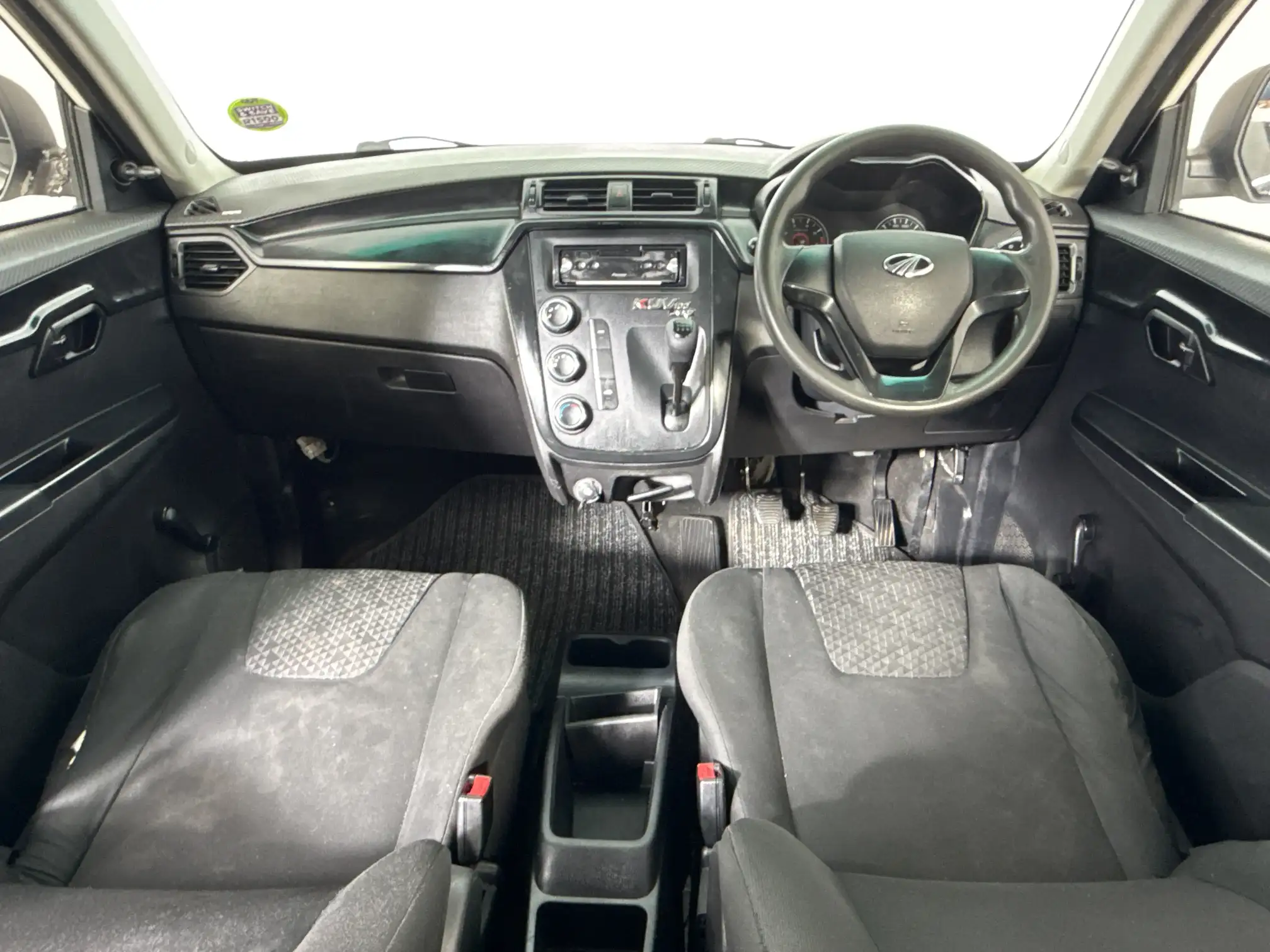 Mahindra KUV 100