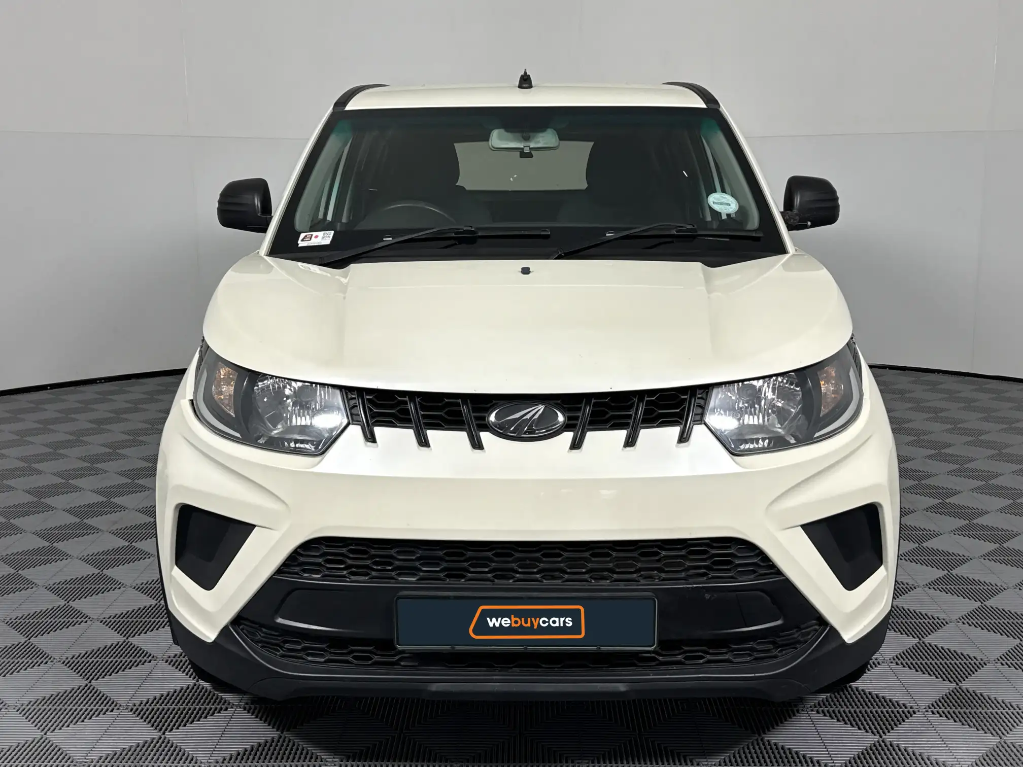 Mahindra KUV 100
