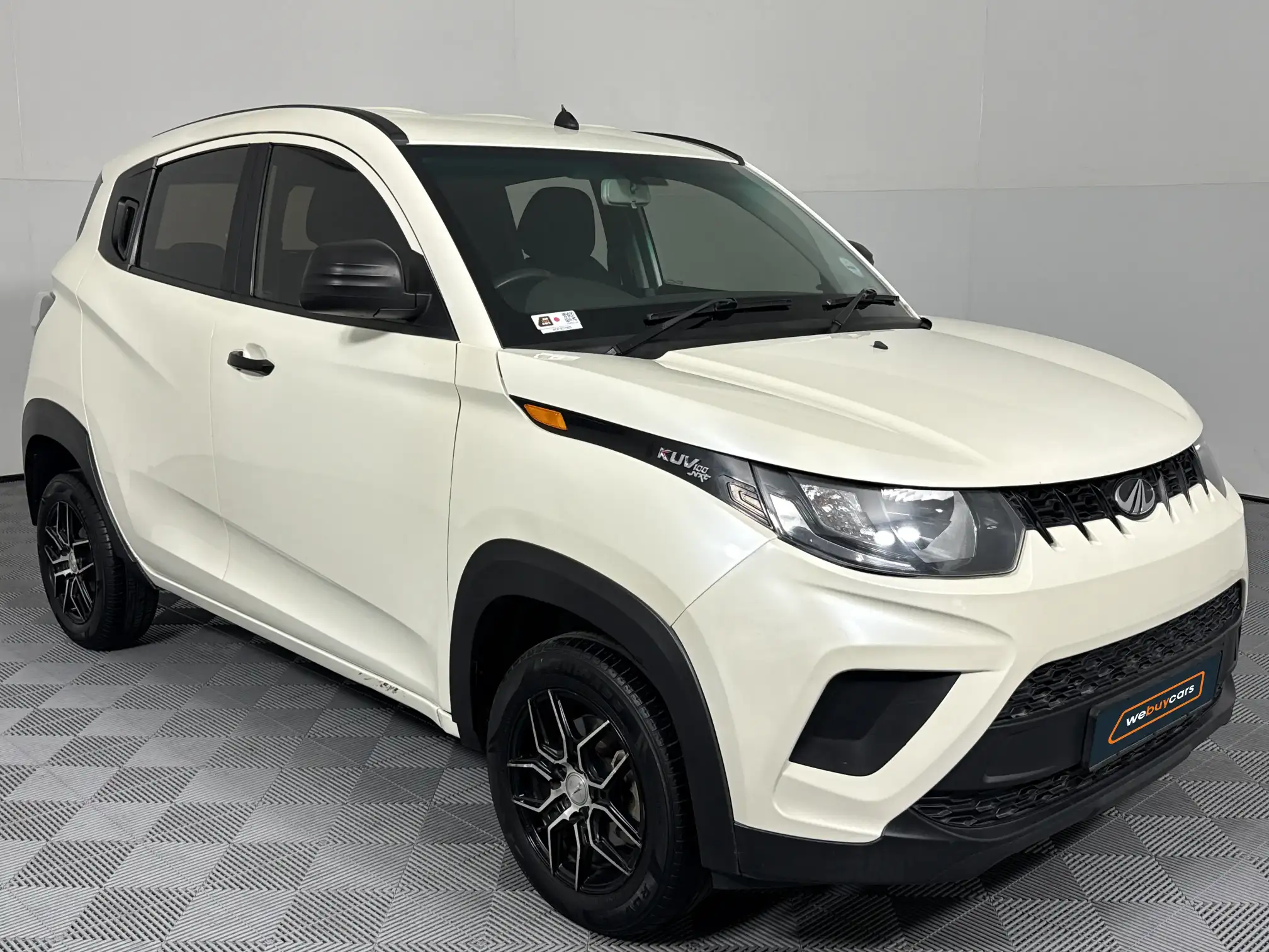 Mahindra KUV 100