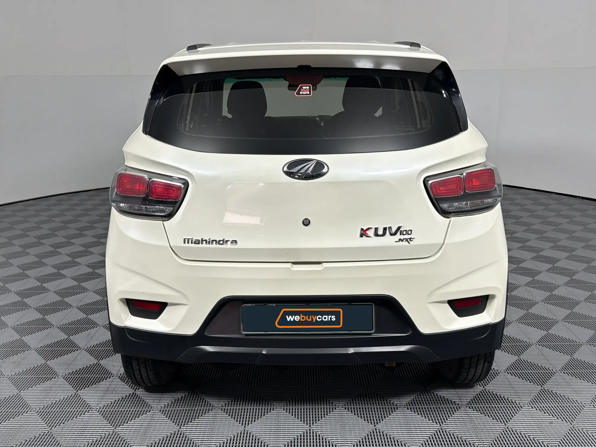 Mahindra KUV 100