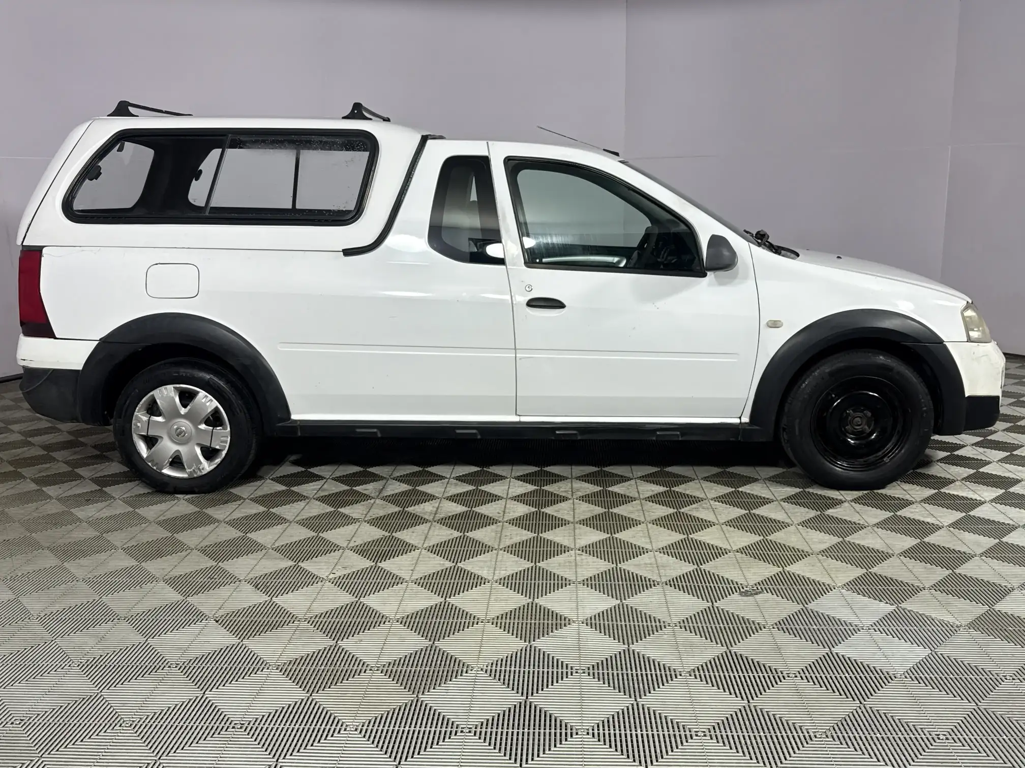 Nissan NP200