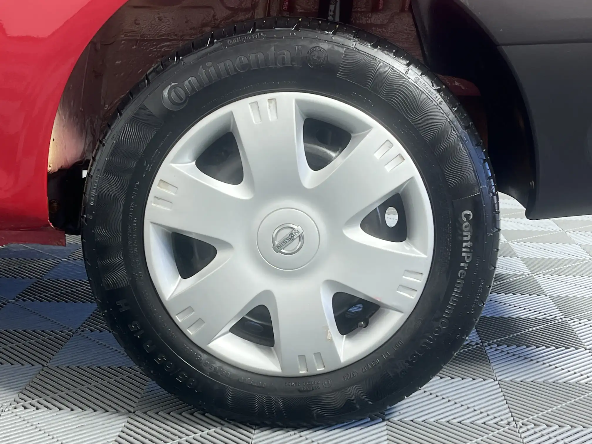 Nissan NP200