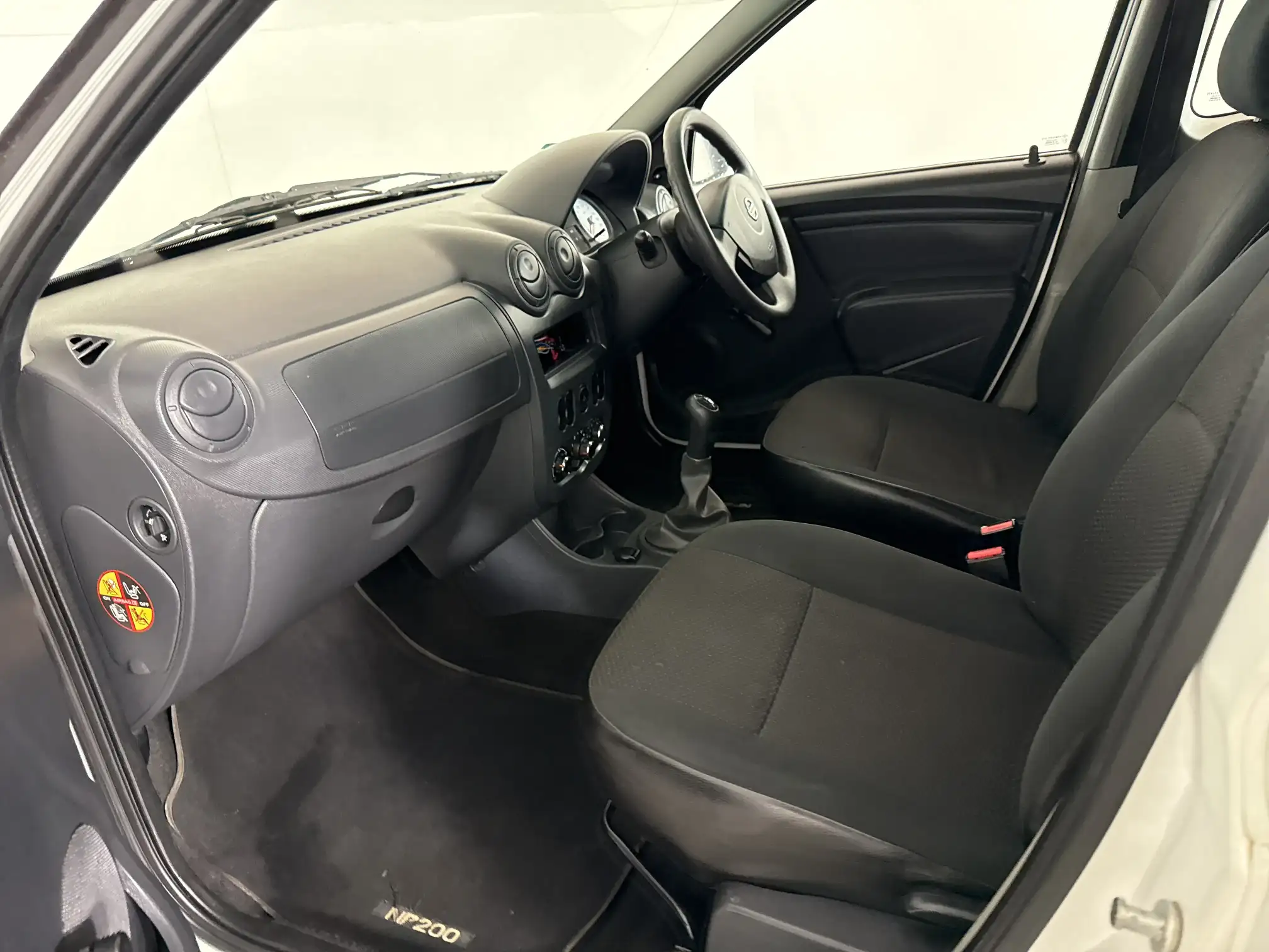 Nissan NP200