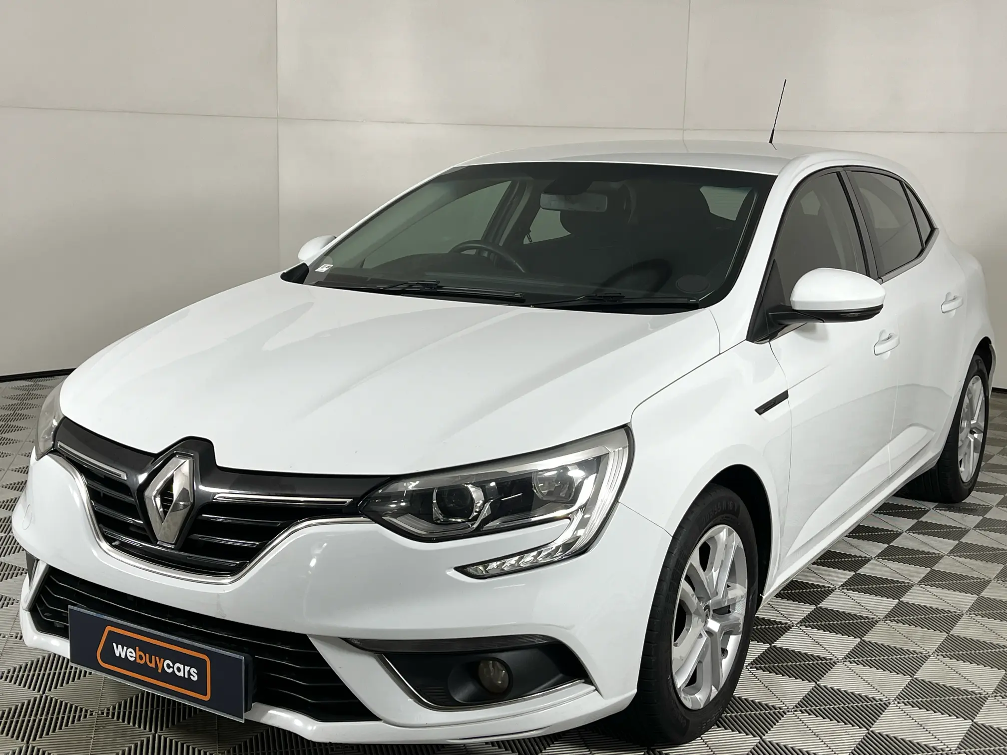 2019 Renault Megane IV 1.6 Dynamique 5-Door