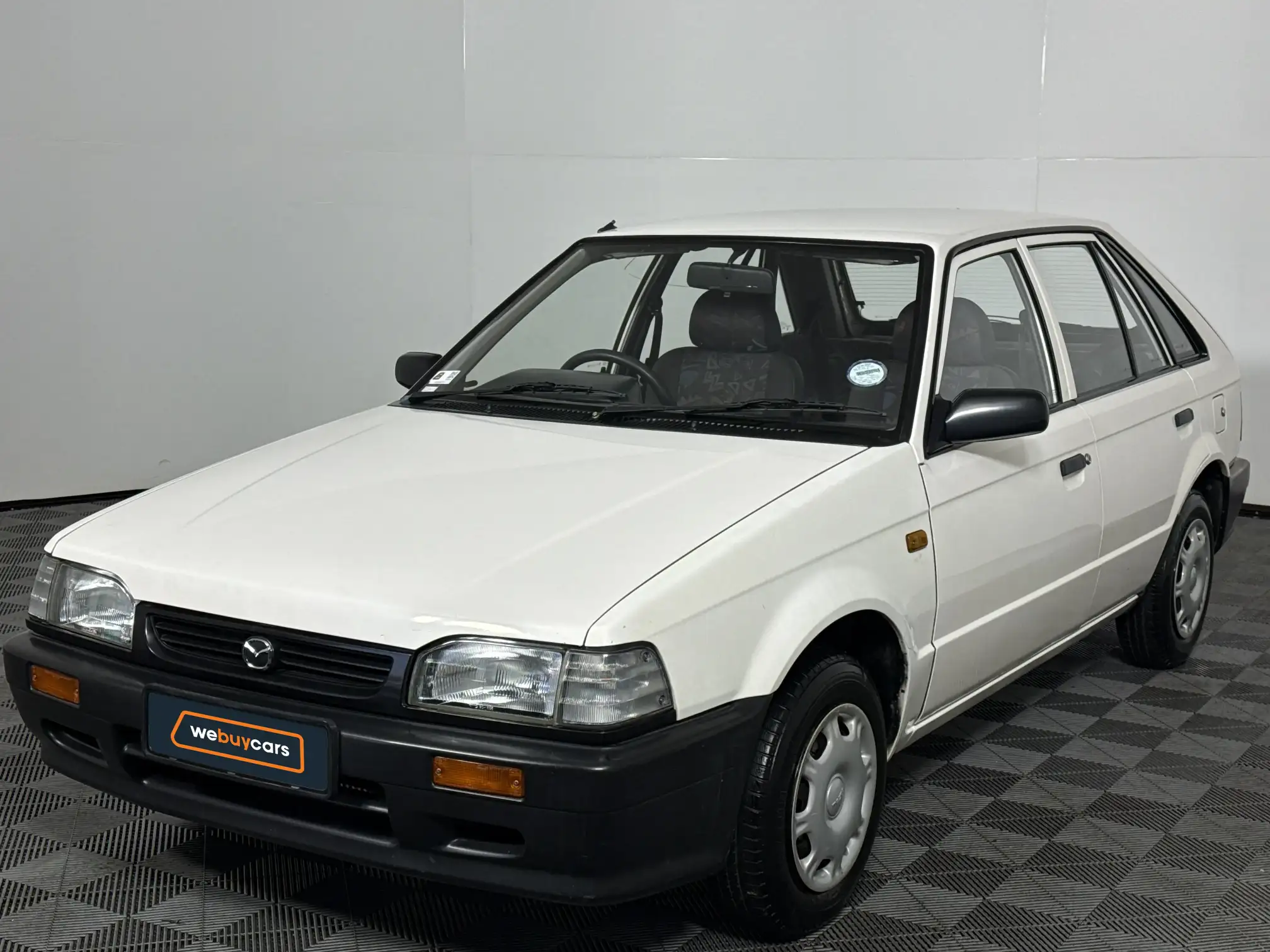 2002 Mazda 323