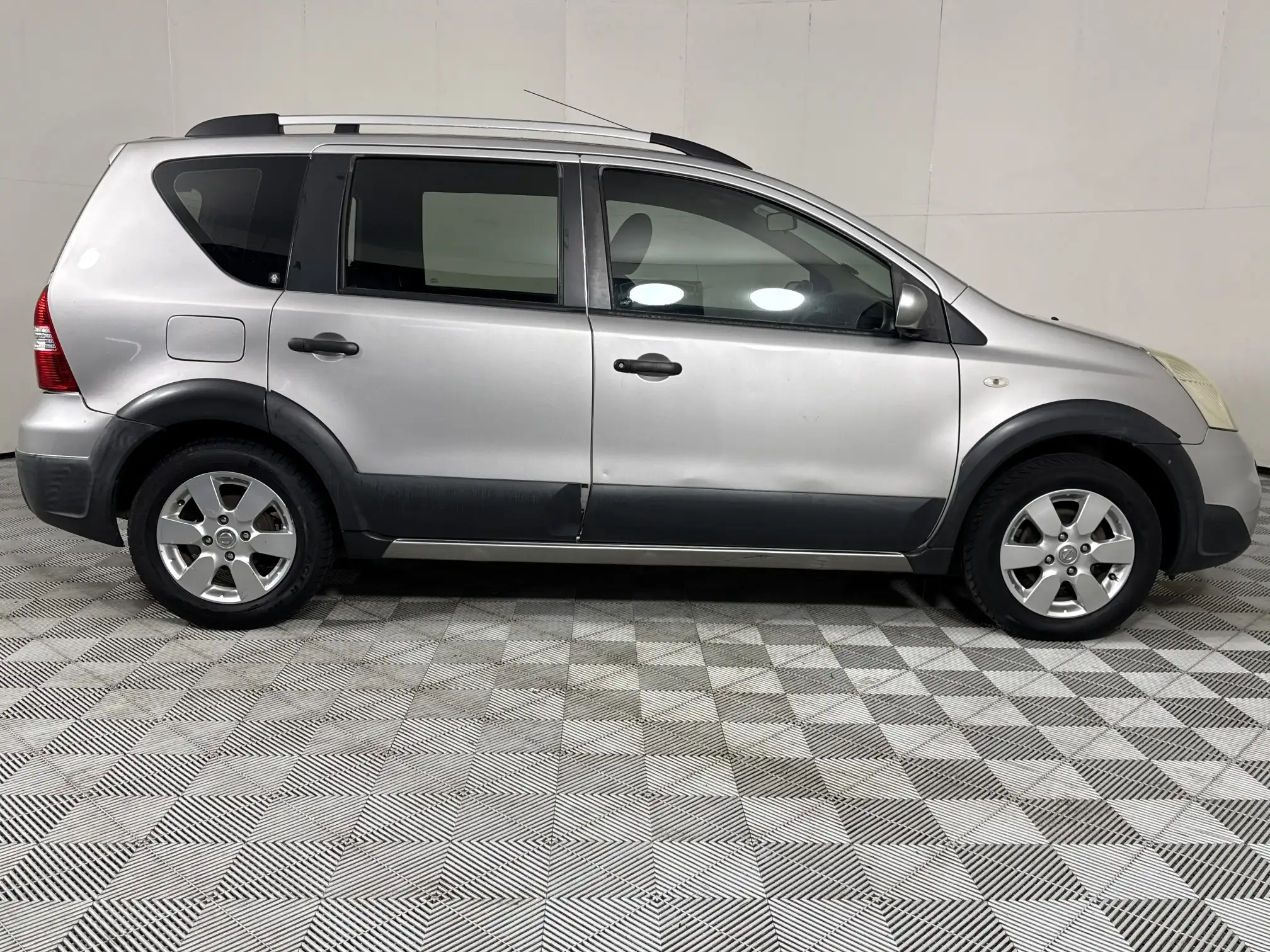 Nissan Grand Livina