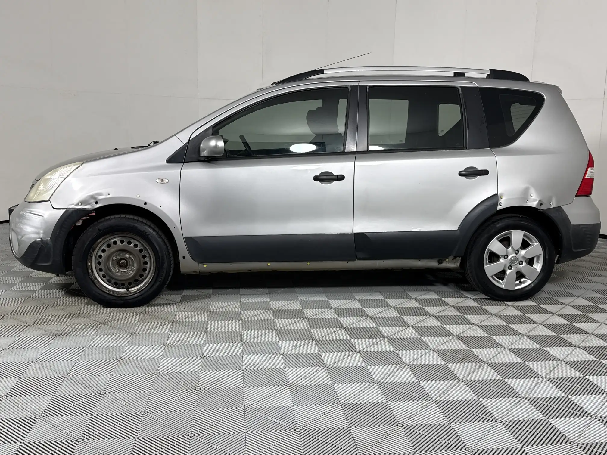 Nissan Grand Livina