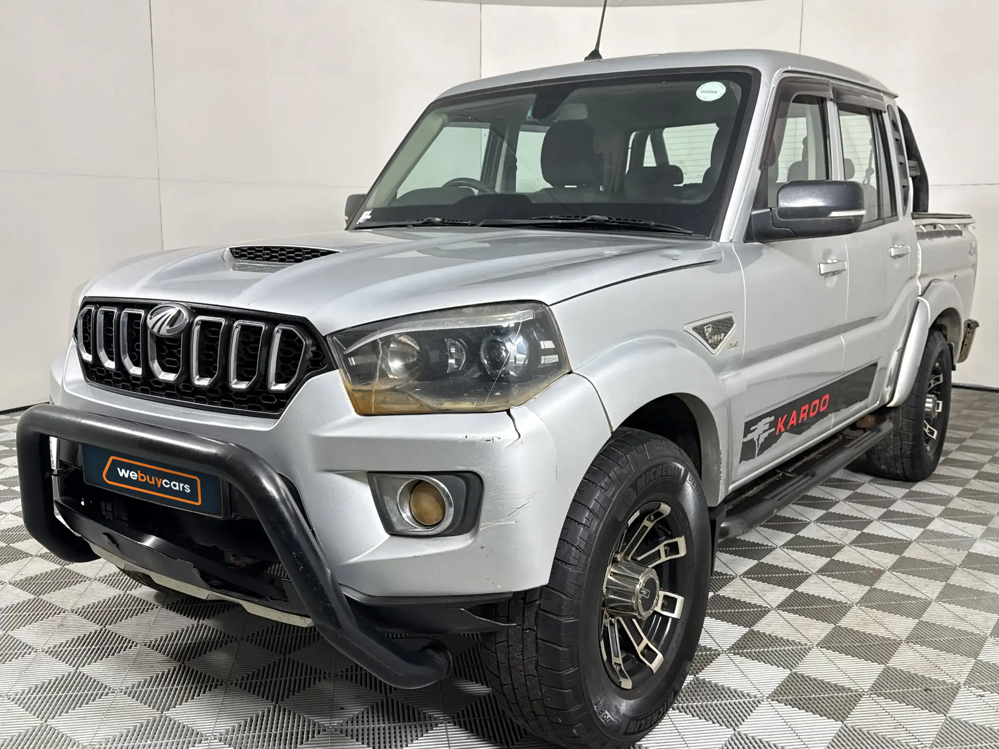2021 Mahindra PIK UP