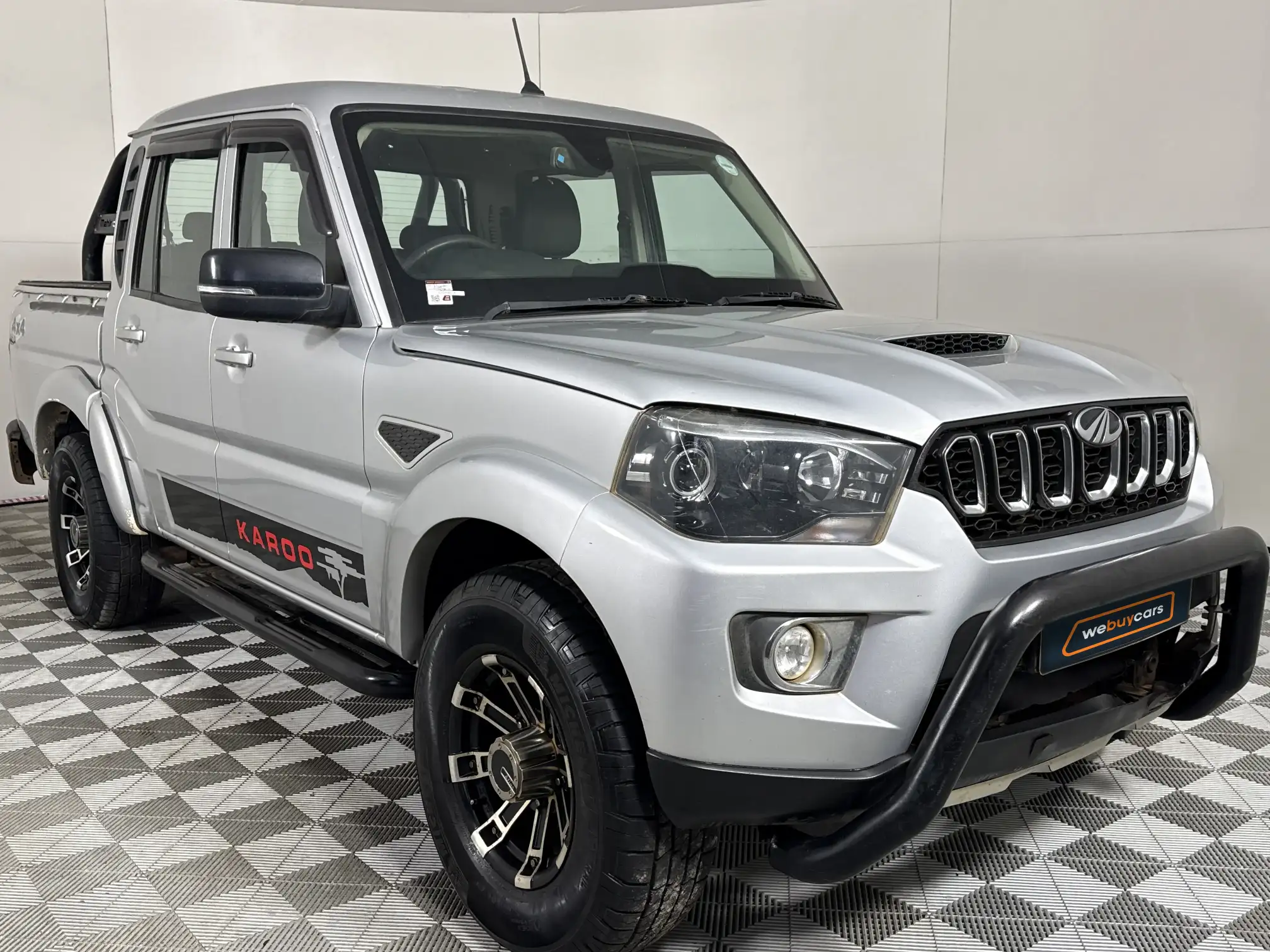Mahindra PIK UP