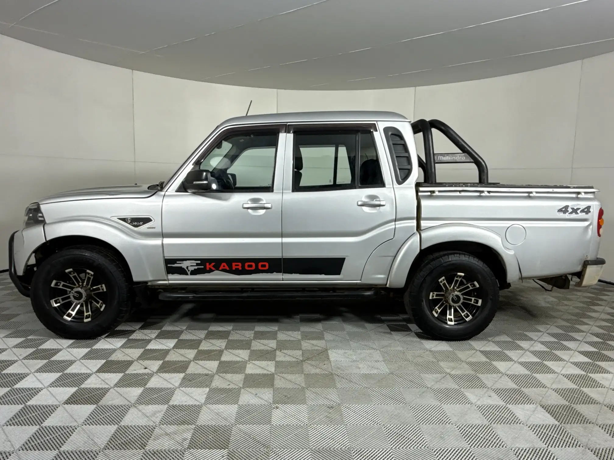 Mahindra PIK UP