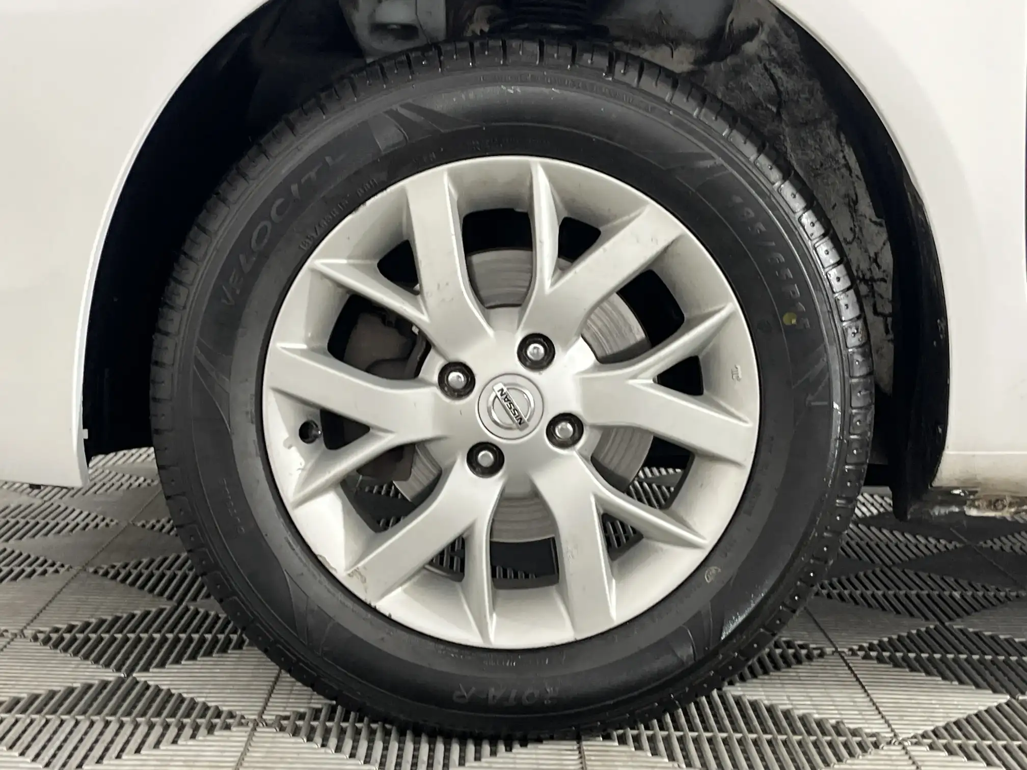 Nissan Almera