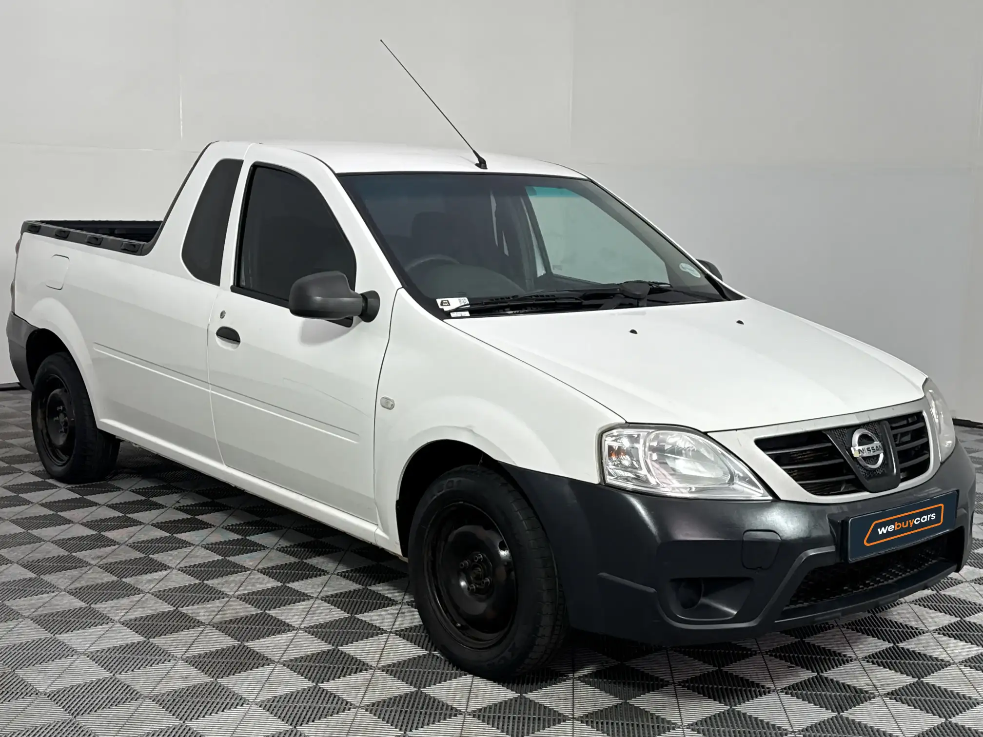 Nissan NP200