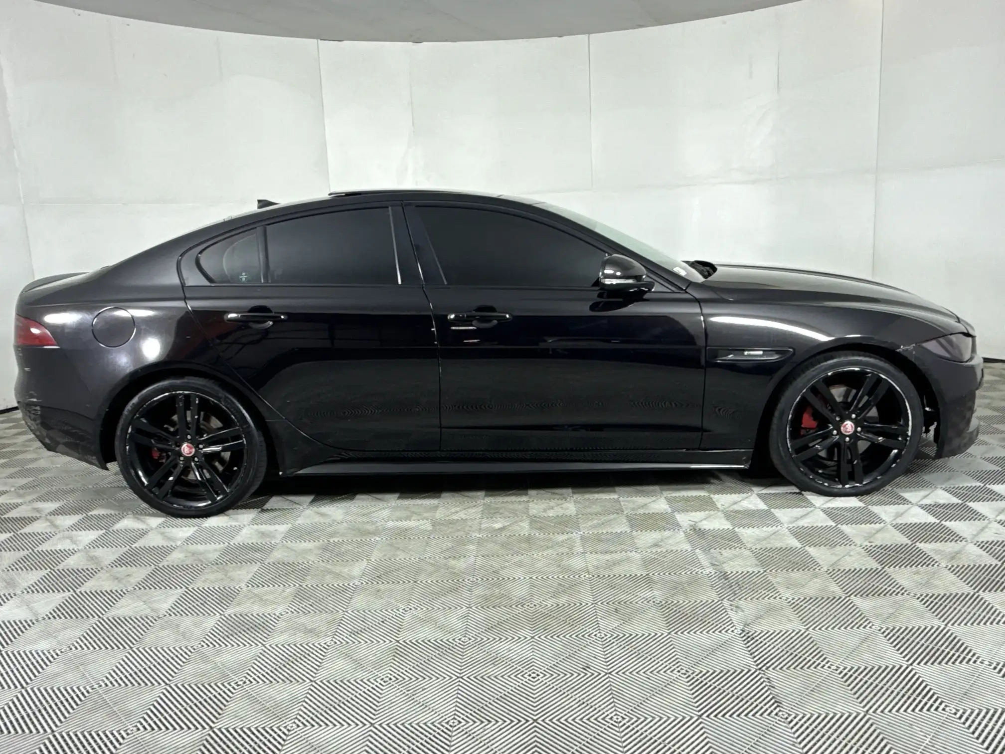 Jaguar XE